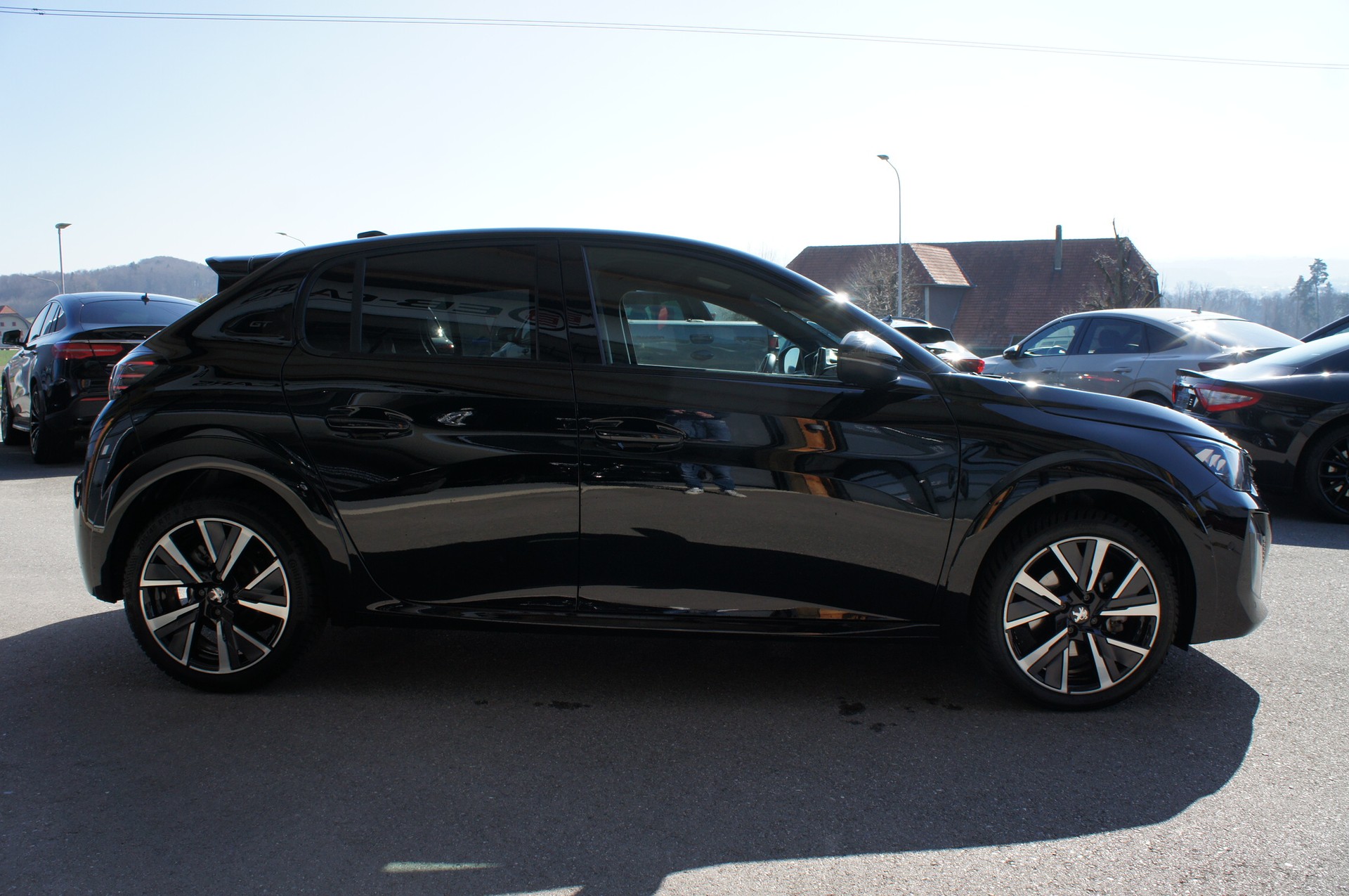 PEUGEOT 208 1.2 MHEV 145 GT-image-5