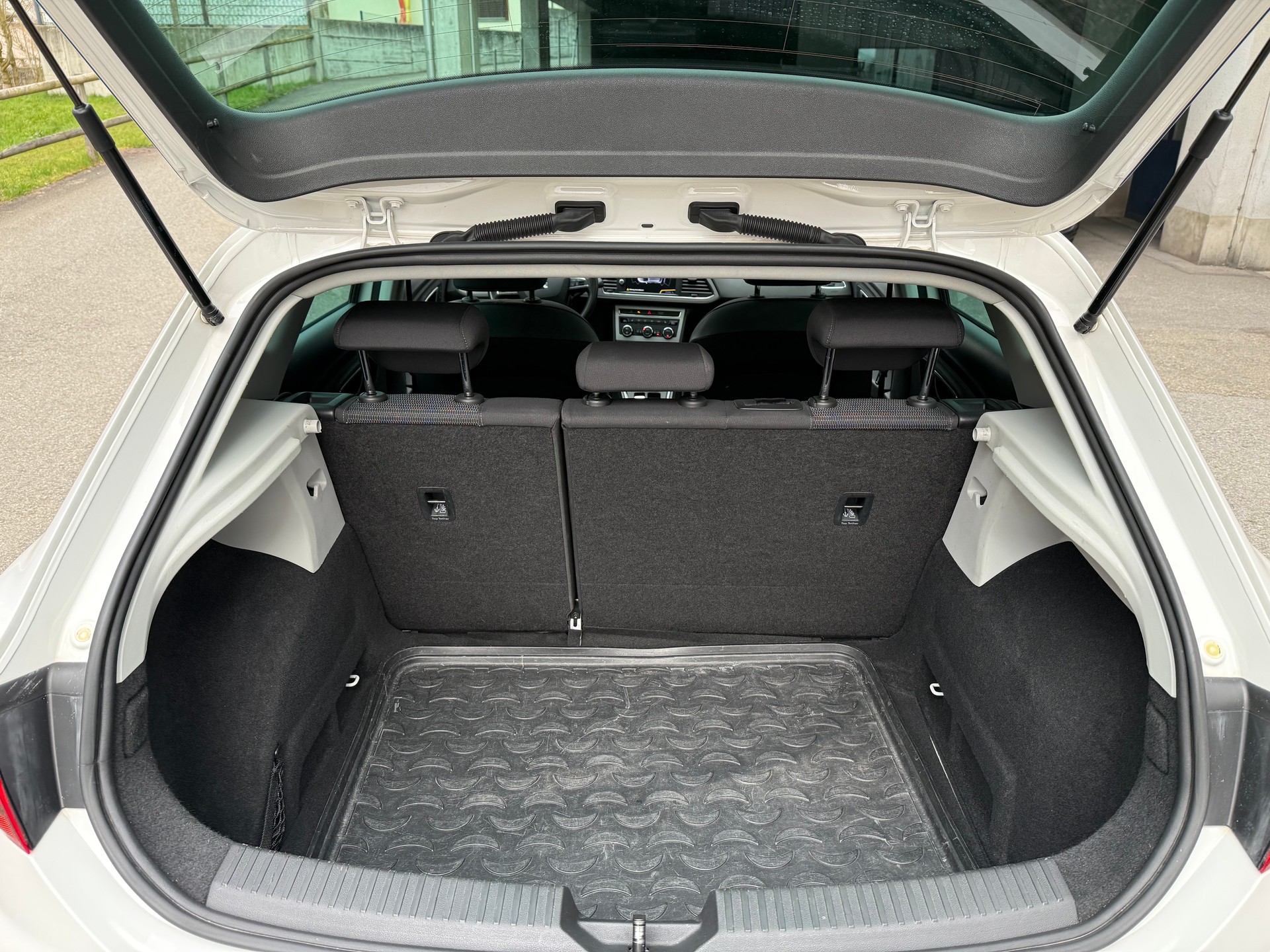 SEAT Leon 1.4 TSI Xcellence-image-10