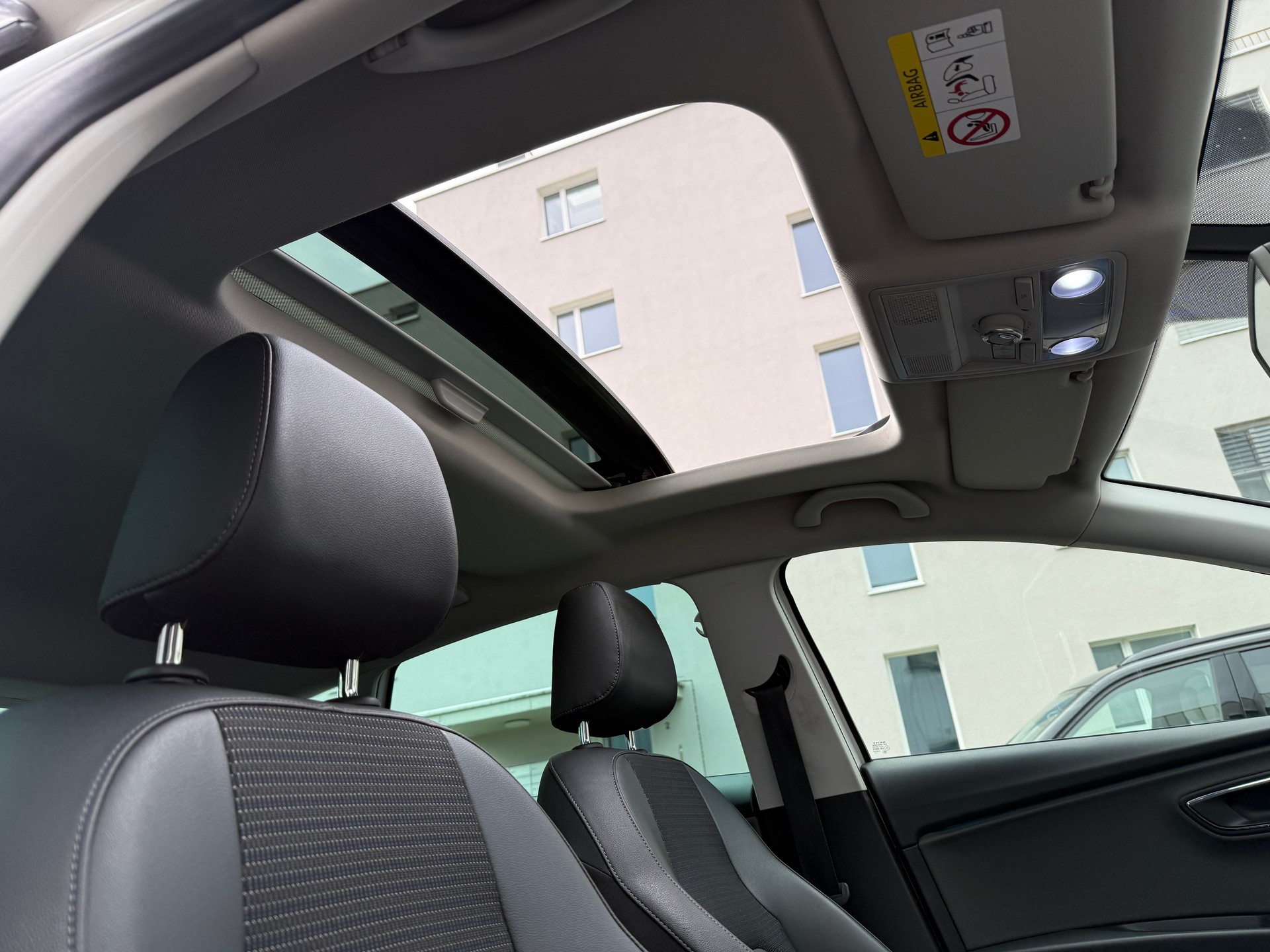 SEAT Leon 1.4 TSI Xcellence-image-14