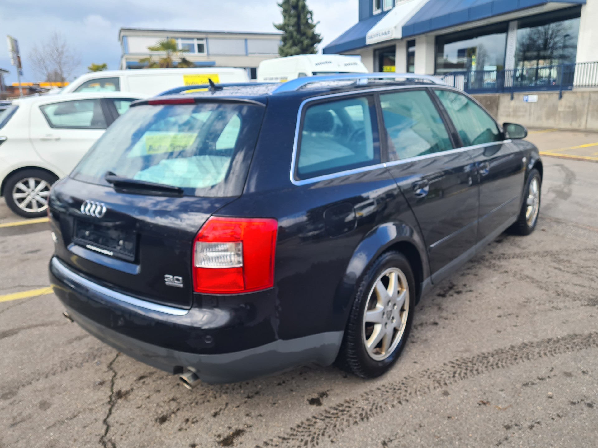 AUDI A4 Avant 3.0 V6 quattro-image-6