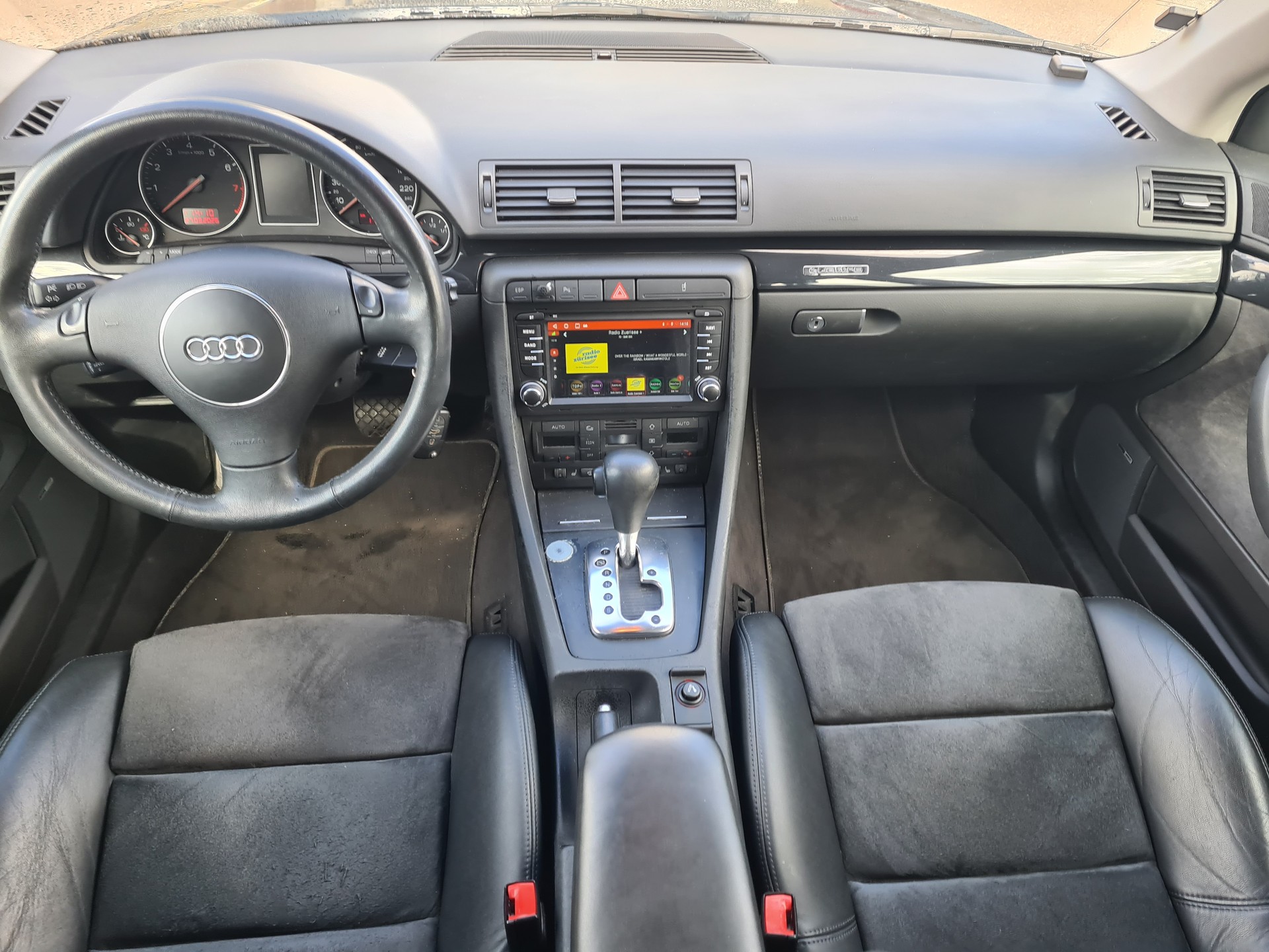 AUDI A4 Avant 3.0 V6 quattro-image-9