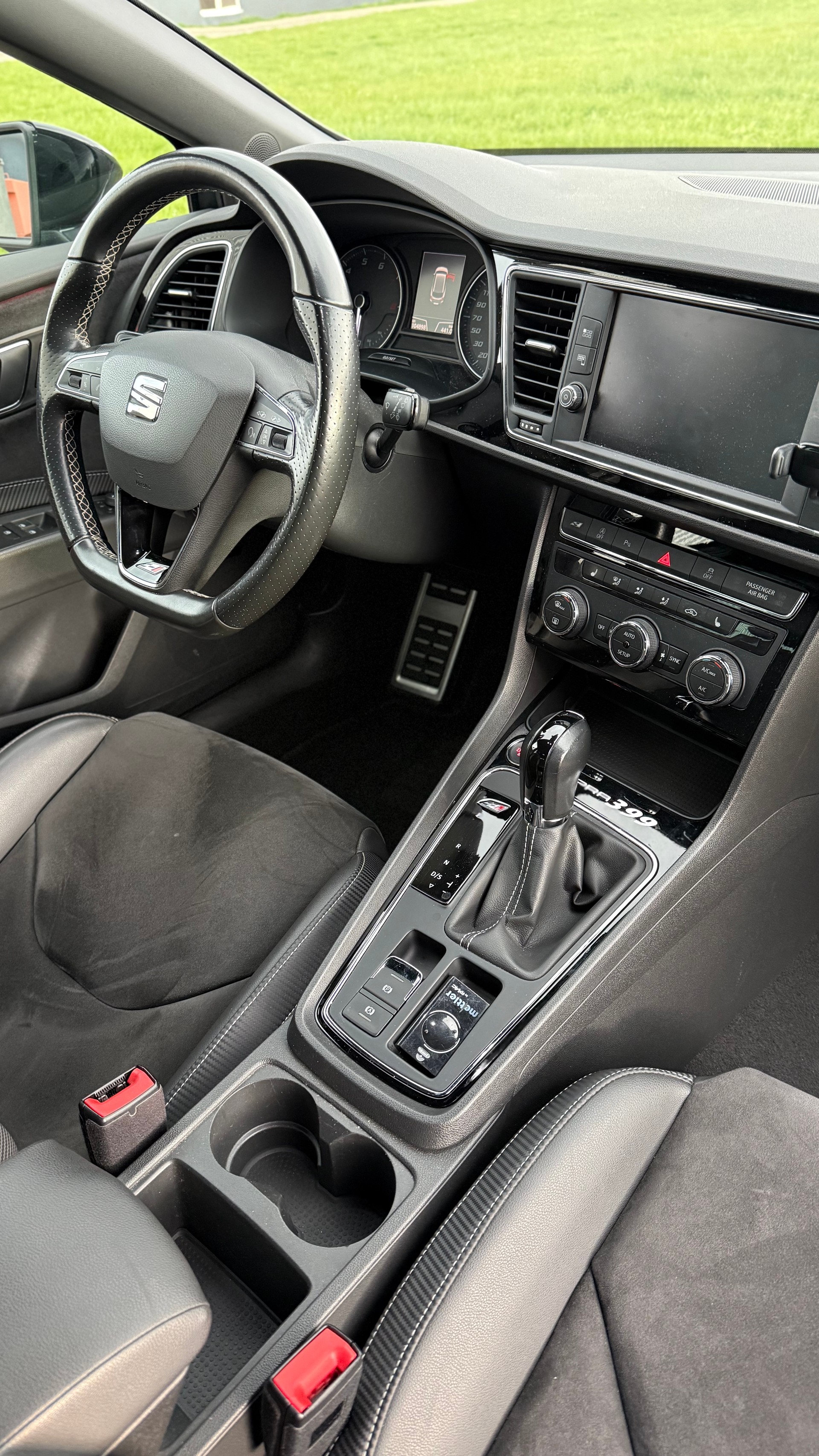 SEAT Leon ST 2.0 TSI Cupra 399 4 Drive DSG-image-8