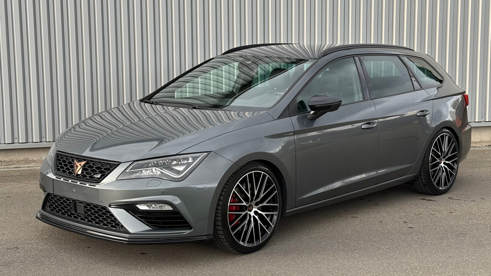 SEAT Leon ST 2.0 TSI Cupra 399 4 Drive DSG