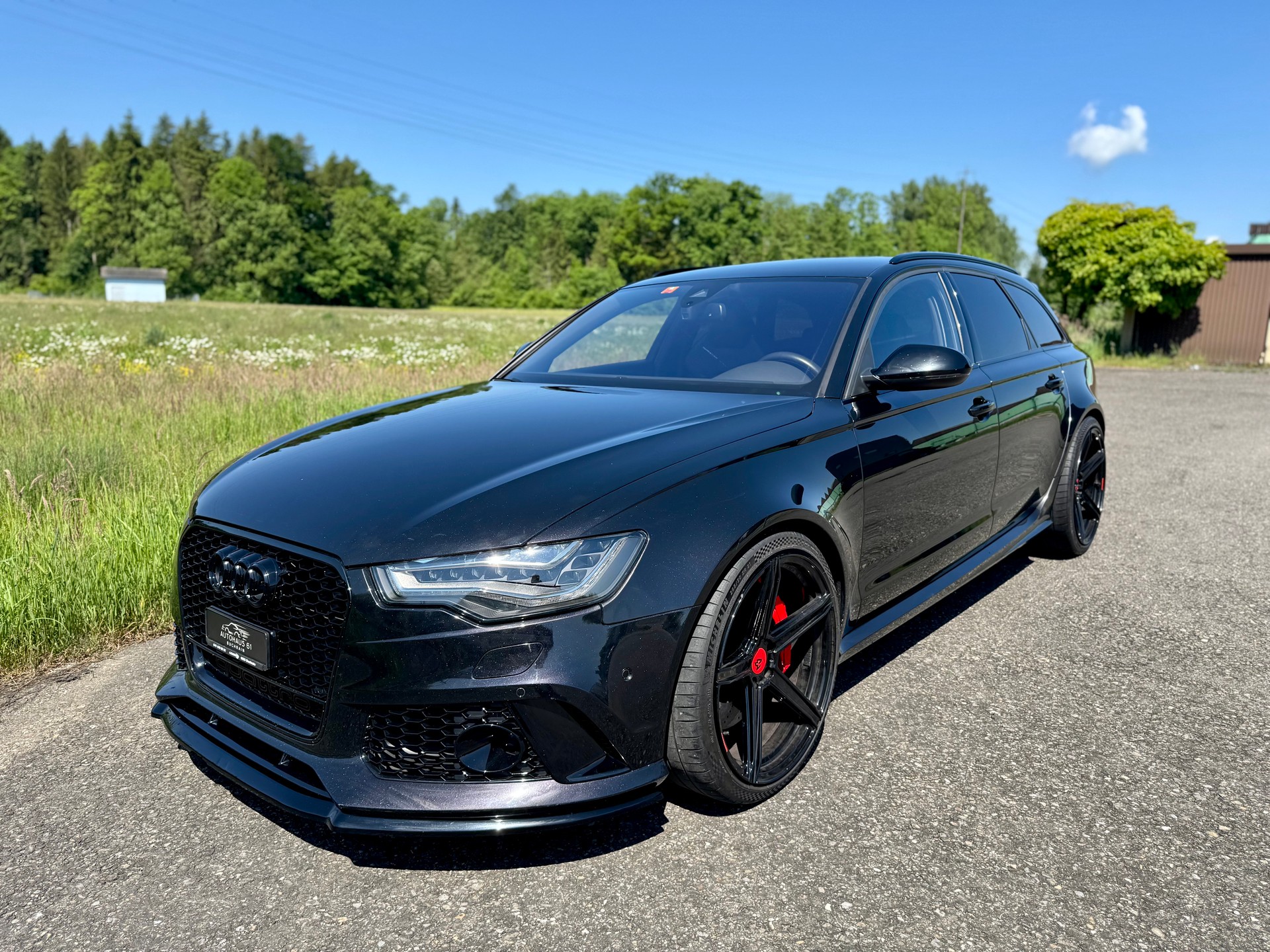 AUDI RS6 Avant 4.0 TFSI V8 quattro Tiptronic / ab MFK bei Verkauf-showroom-element-2