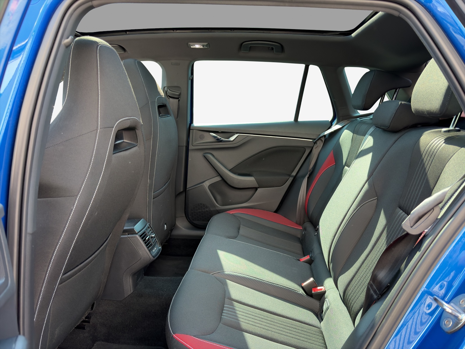 SKODA Kamiq 1.0 TSI Monte Carlo DSG-image-11