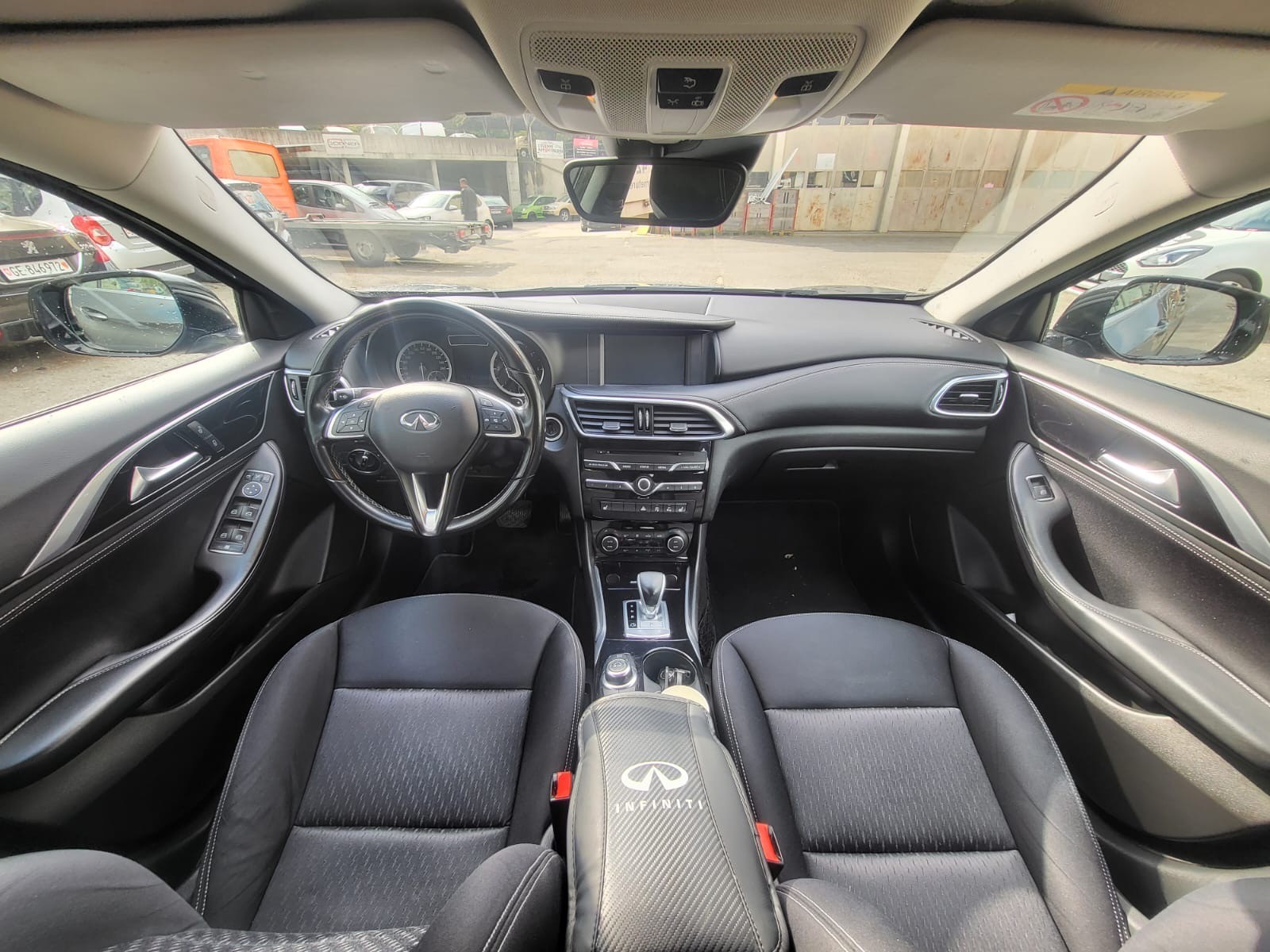 INFINITI QX30 2.2d Luxe DCT AWD-image-5