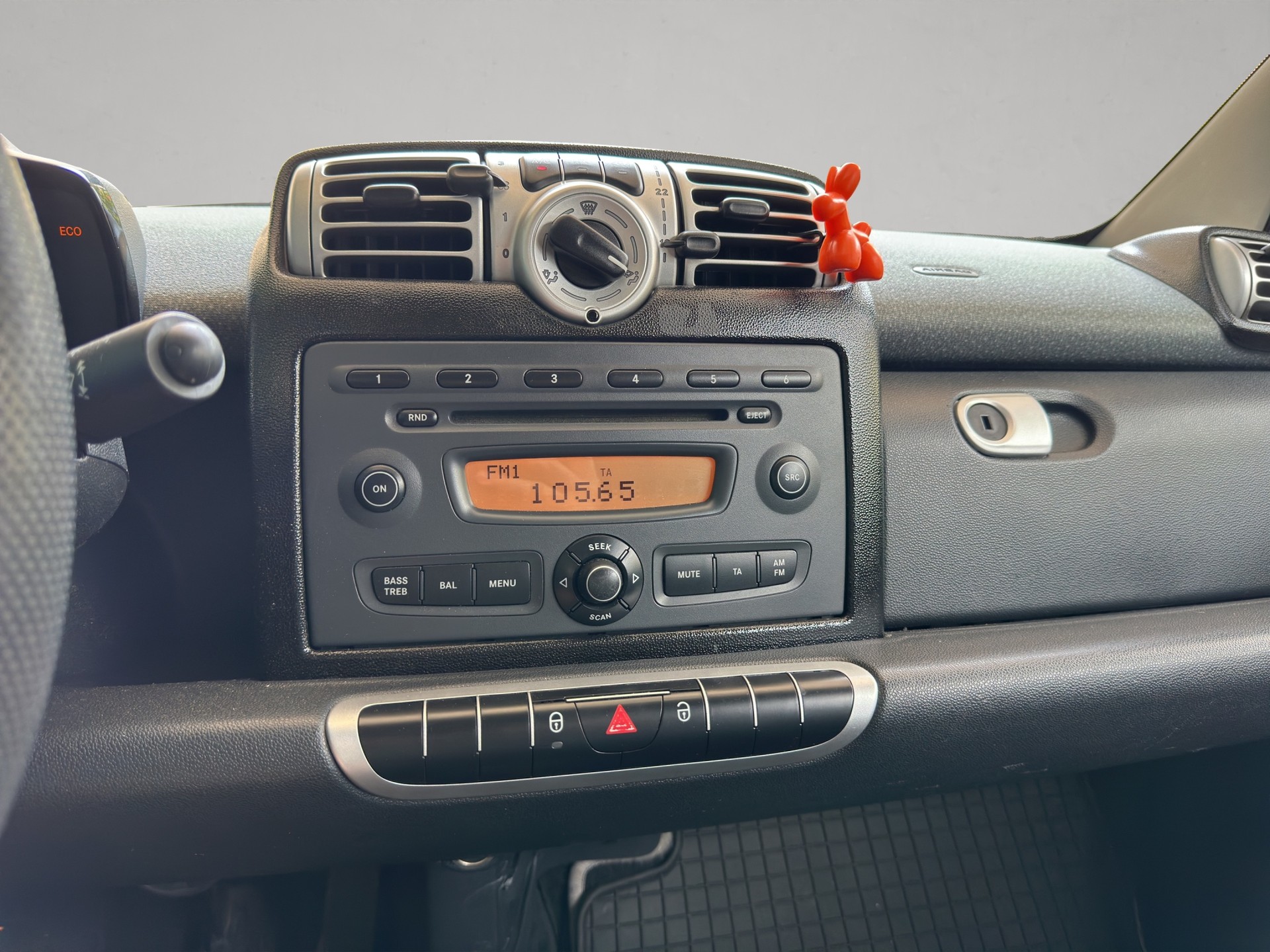 SMART fortwo black & white limited mhd softouch-image-10