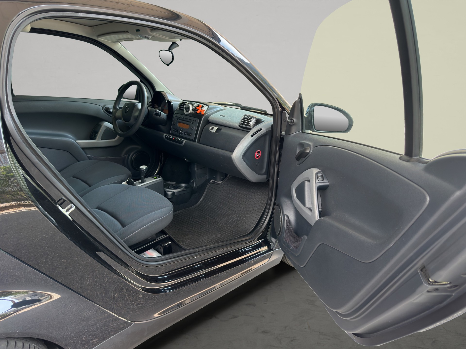 SMART fortwo black & white limited mhd softouch-image-11
