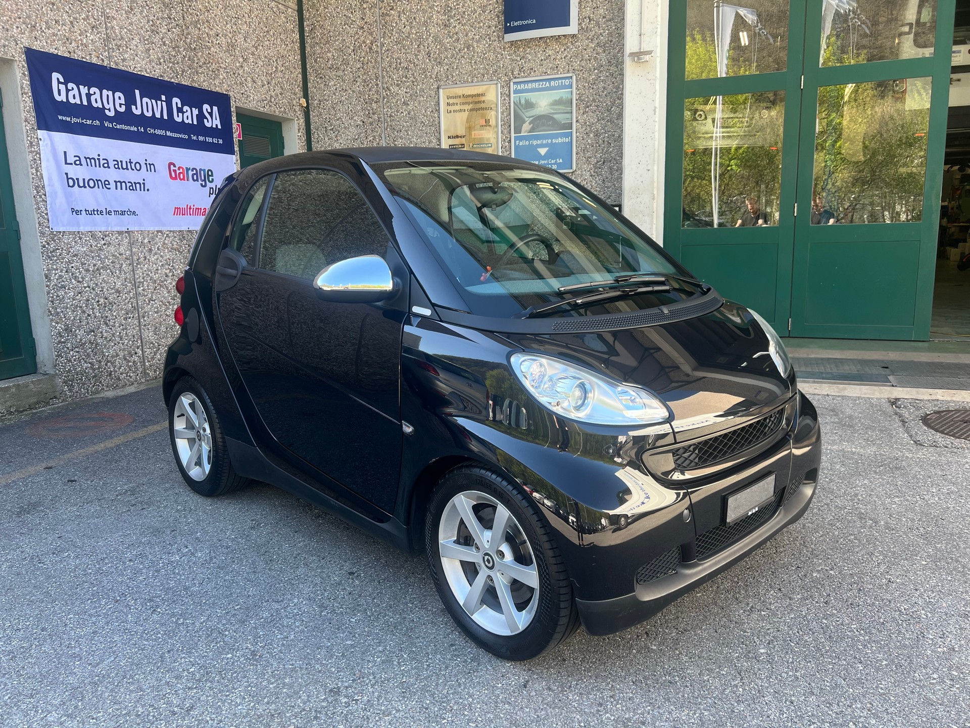 SMART fortwo black & white limited mhd softouch
