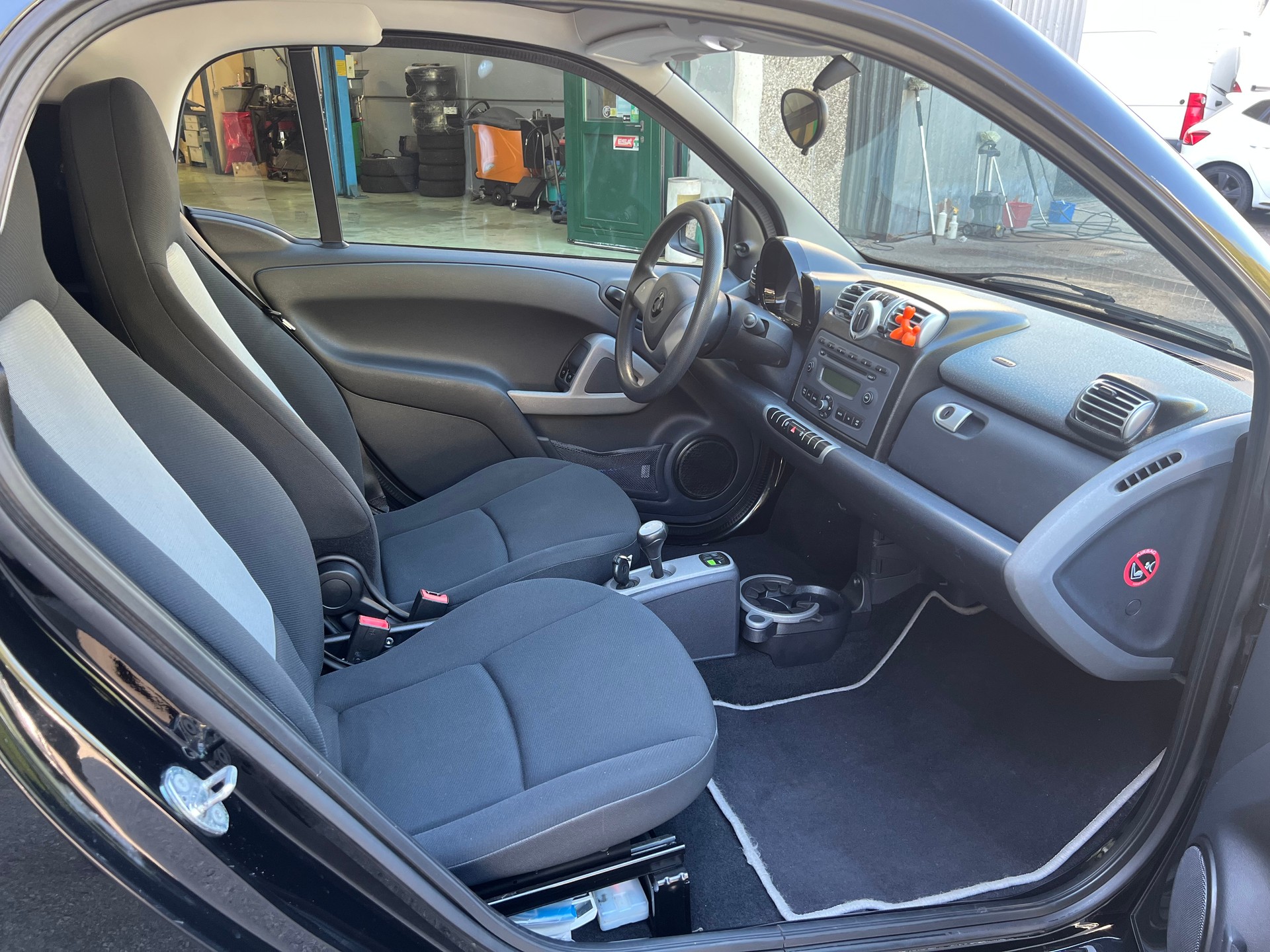 SMART fortwo black & white limited mhd softouch-image-14
