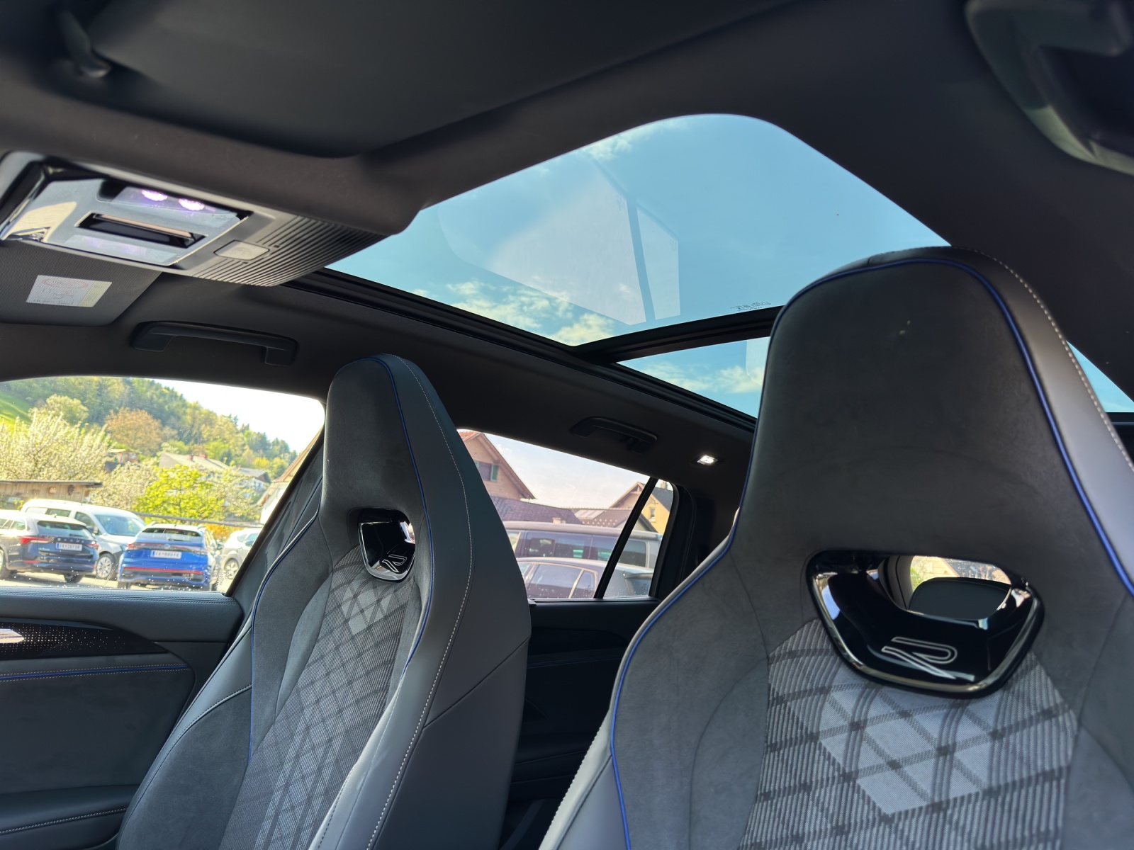 VW Tayron 2.0 TDI SCR R-Line 4Motion DSG-image-17