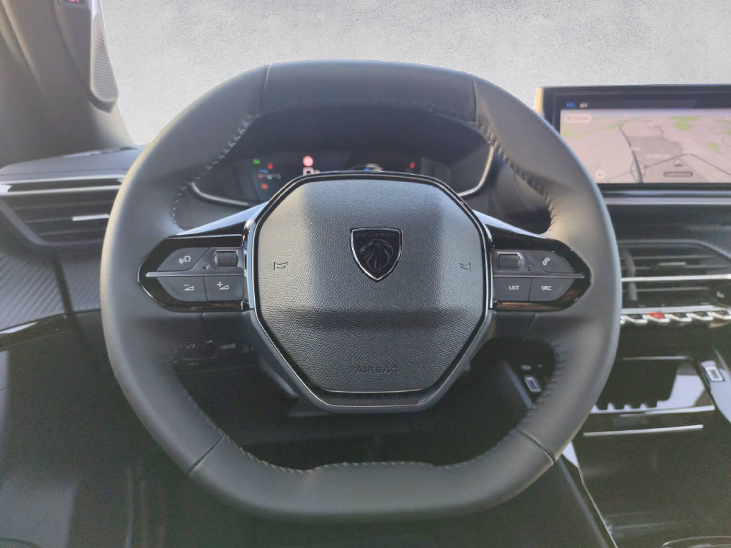 PEUGEOT 2008 1.2 Hybrid 145 Allure-image-11