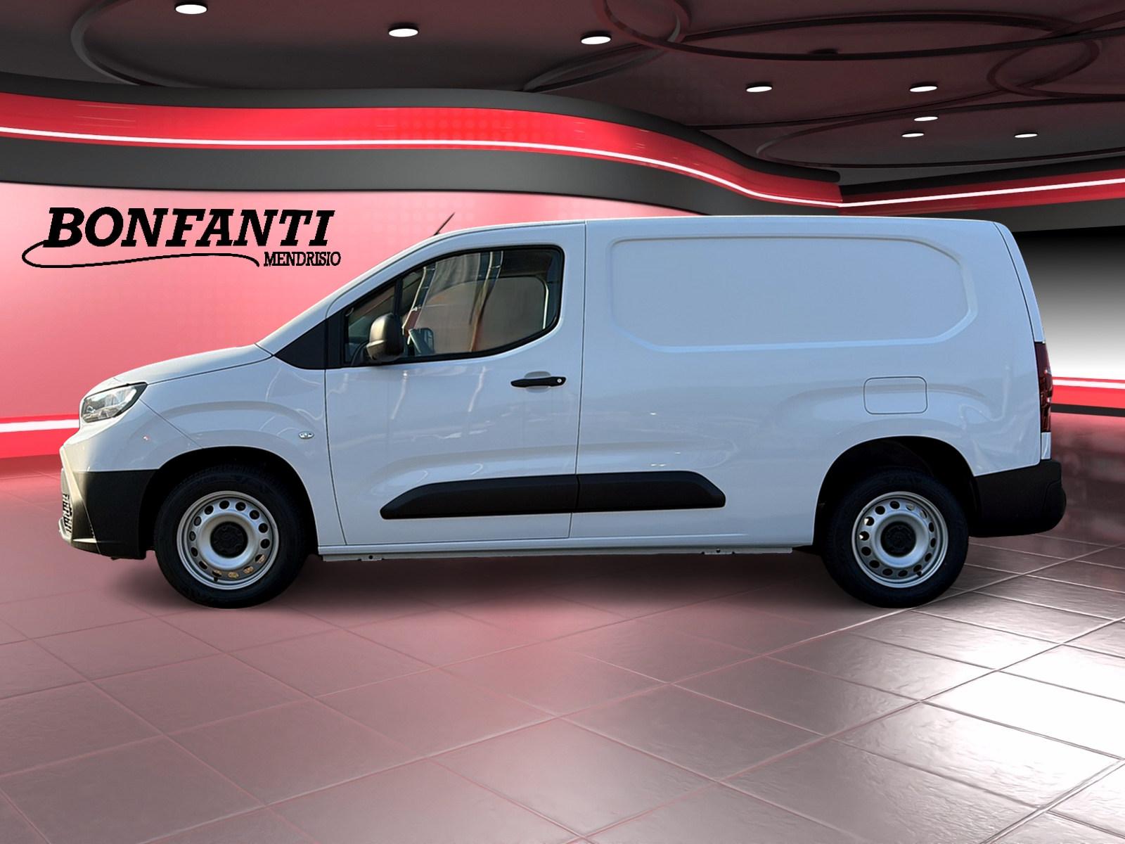 TOYOTA PROACE CITY Van L2 1.2 Active-image-3