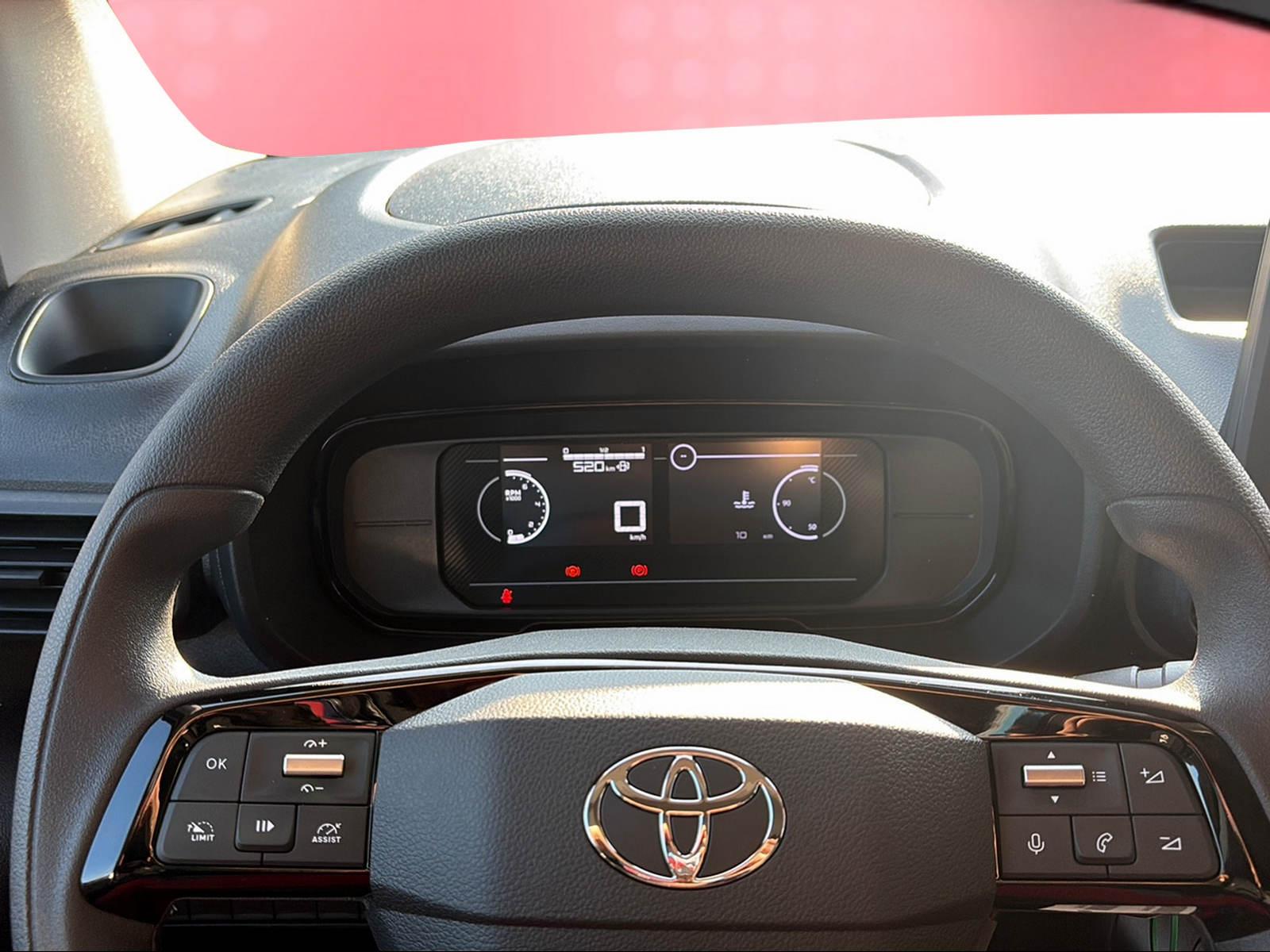TOYOTA PROACE CITY Van L2 1.2 Active-image-5