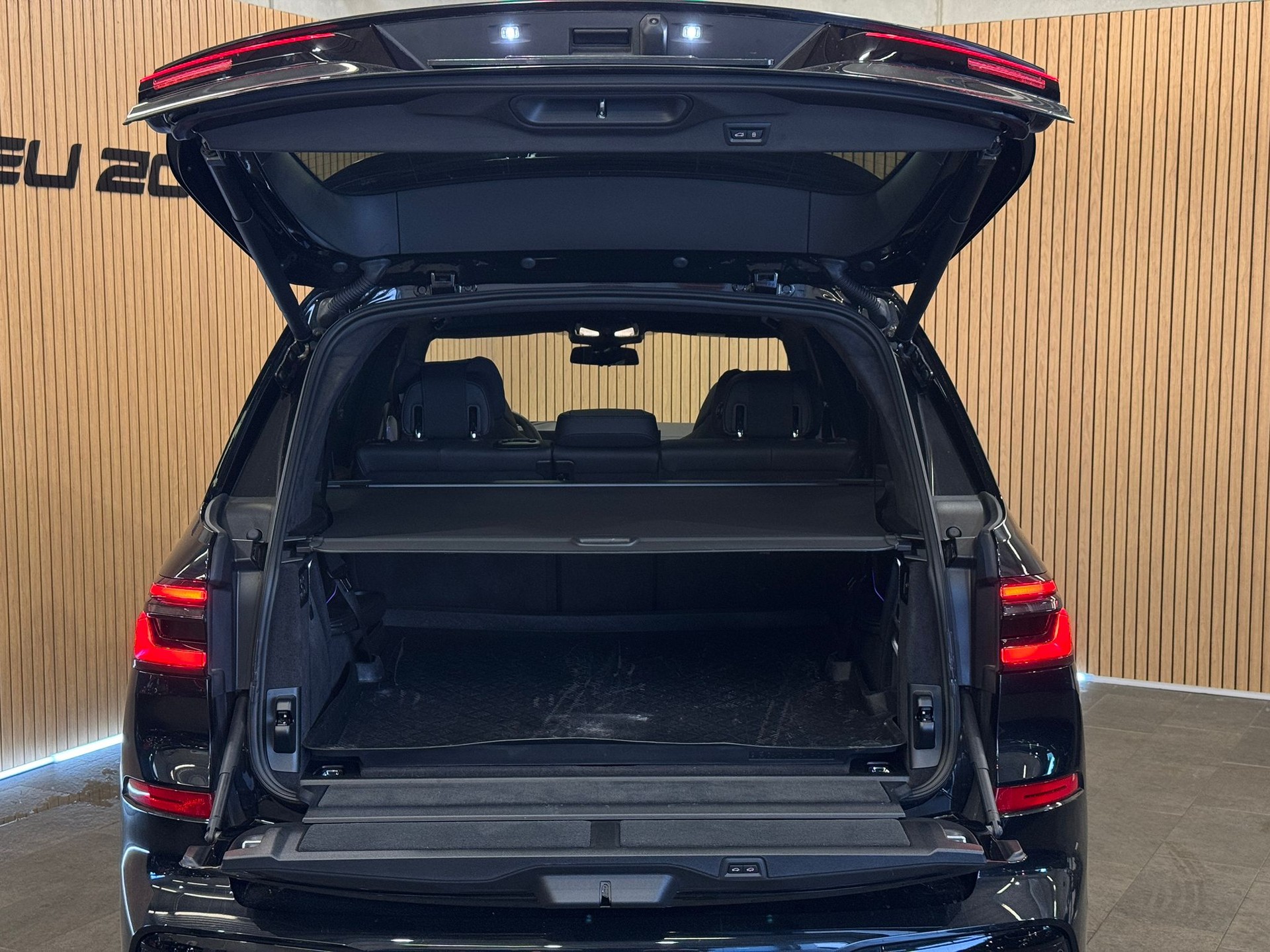 BMW X7 xDrive 48V 40d M Sport Pro Steptronic-image-6
