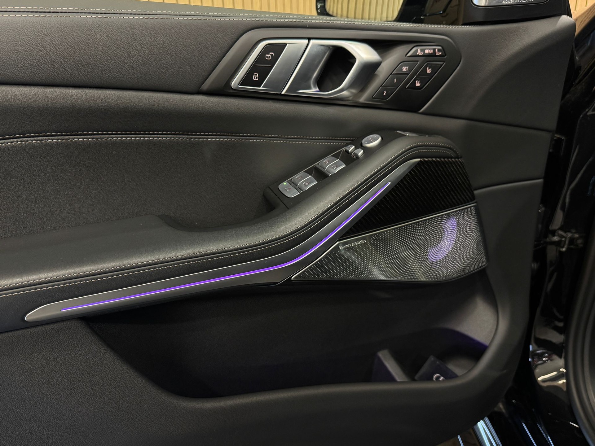 BMW X7 xDrive 48V 40d M Sport Pro Steptronic-image-13