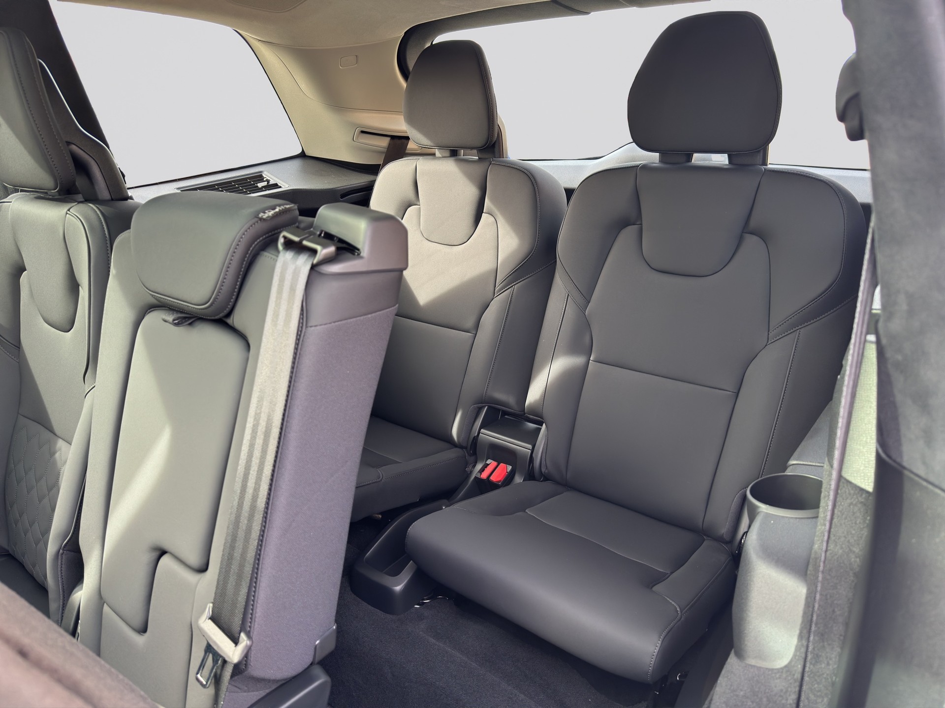 VOLVO XC90 T8 eAWD 7Pl. PluginHybrid Ultra Dark Geartronic-image-8