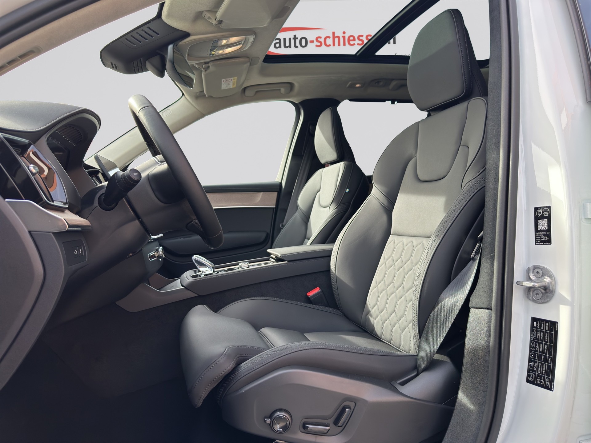 VOLVO XC90 T8 eAWD 7Pl. PluginHybrid Ultra Dark Geartronic-image-5