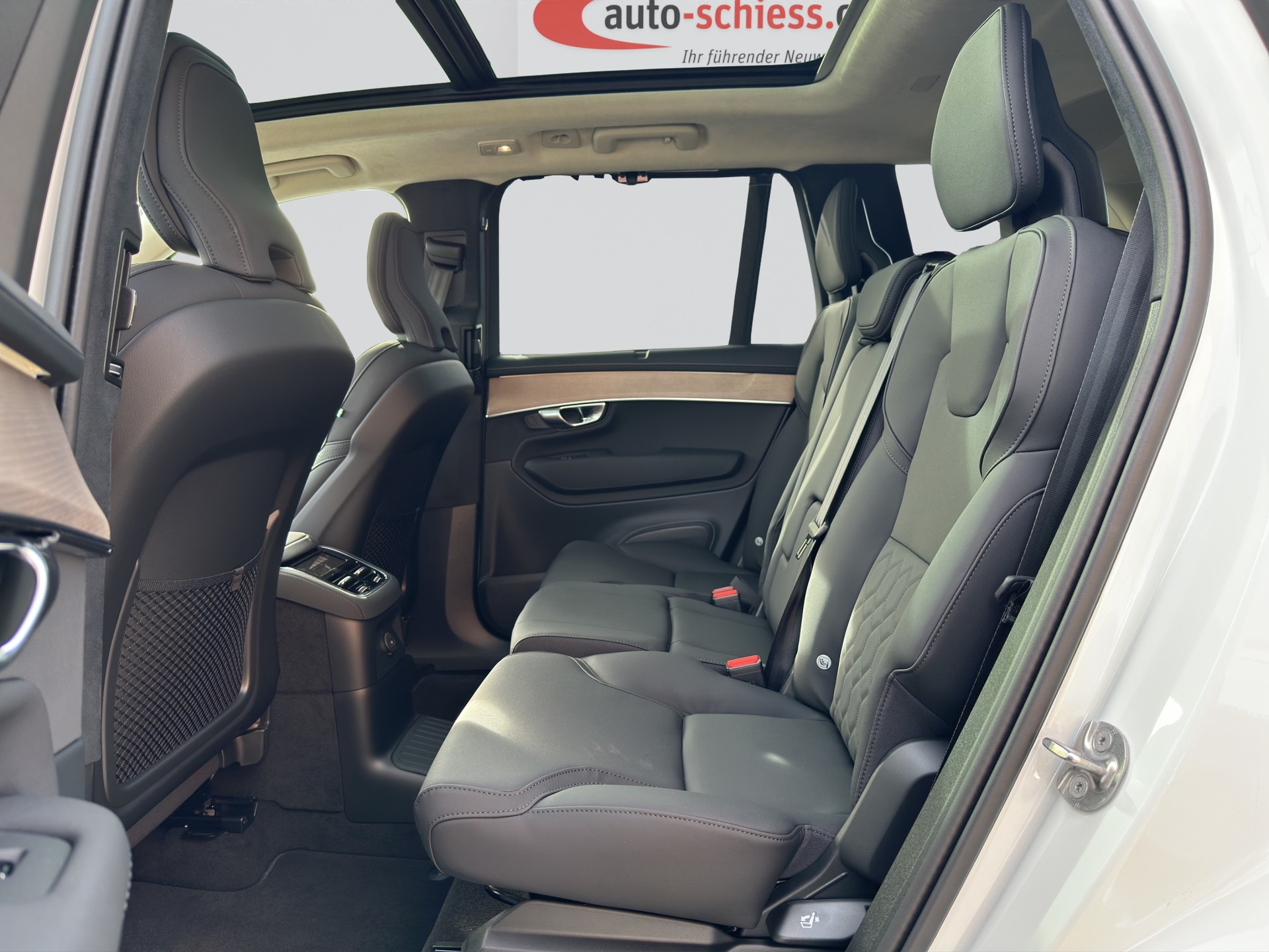 VOLVO XC90 T8 eAWD 7Pl. PluginHybrid Ultra Dark Geartronic-image-7