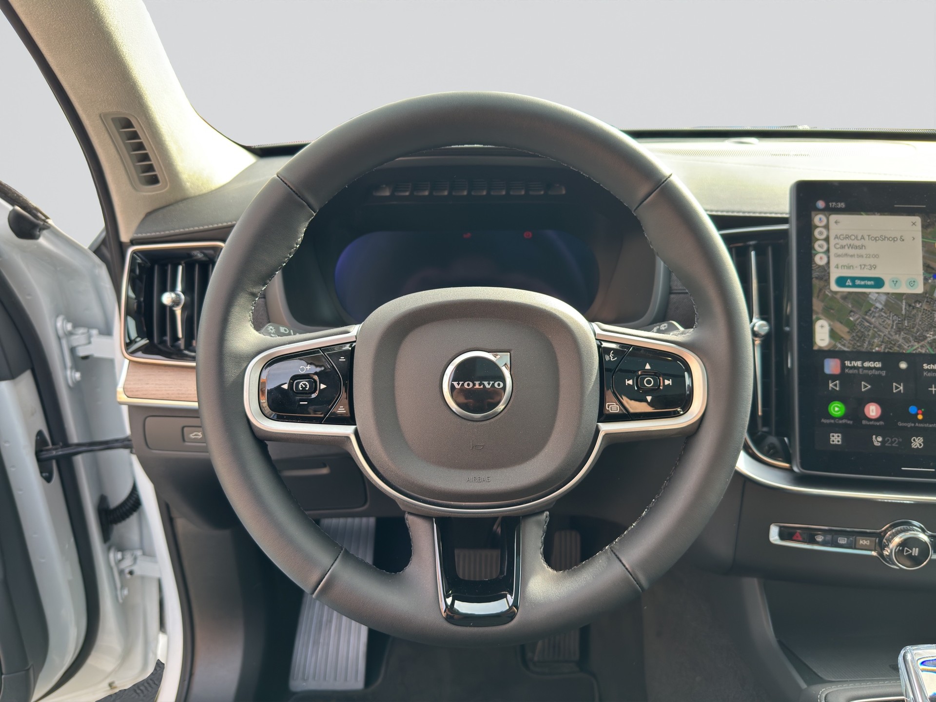 VOLVO XC90 T8 eAWD 7Pl. PluginHybrid Ultra Dark Geartronic-image-11