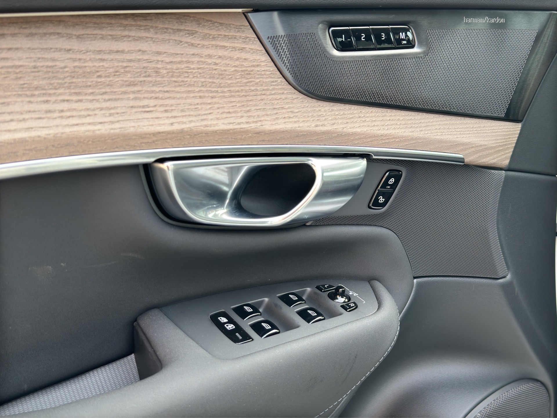 VOLVO XC90 T8 eAWD 7Pl. PluginHybrid Ultra Dark Geartronic-image-10