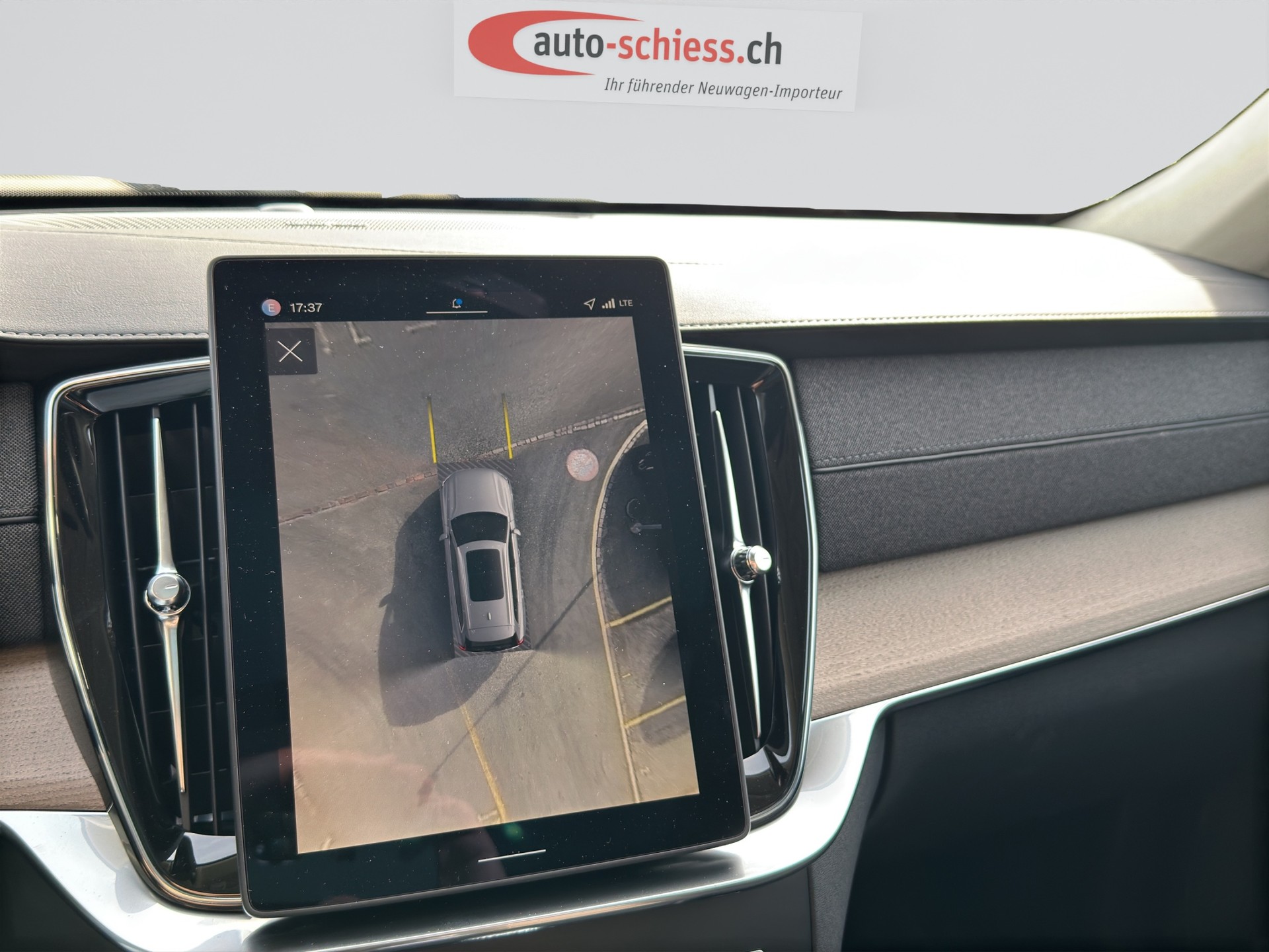 VOLVO XC90 T8 eAWD 7Pl. PluginHybrid Ultra Dark Geartronic-image-15