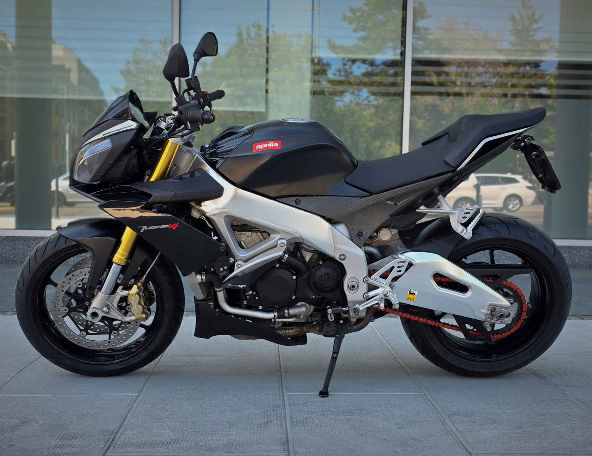 APRILIA Tuono V4 R APRC-showroom-element-1