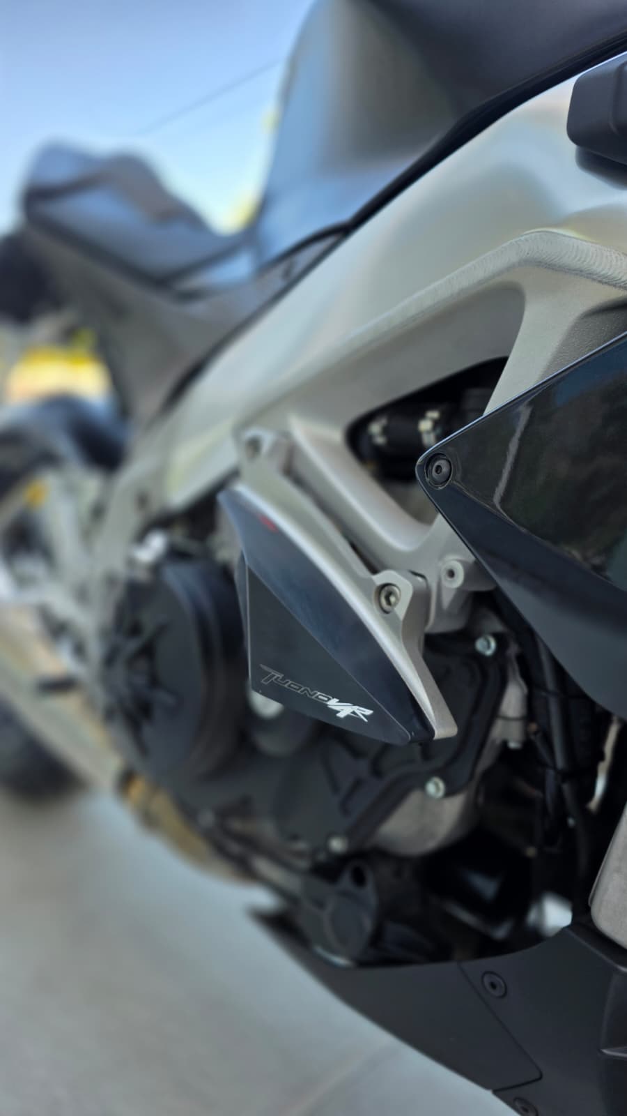 APRILIA Tuono V4 R APRC-image-4