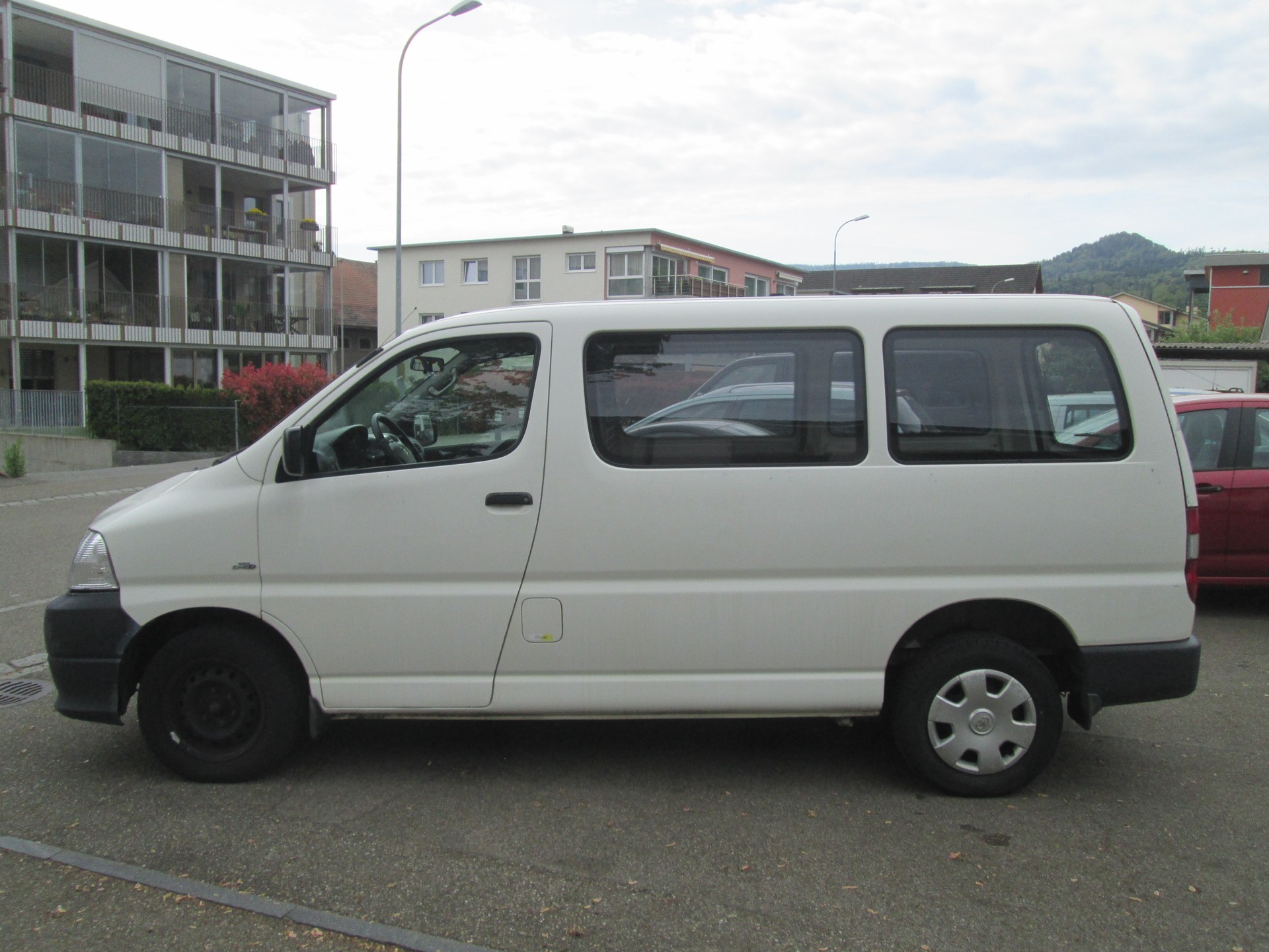 TOYOTA Hiace D-4D Van SWB-image-1