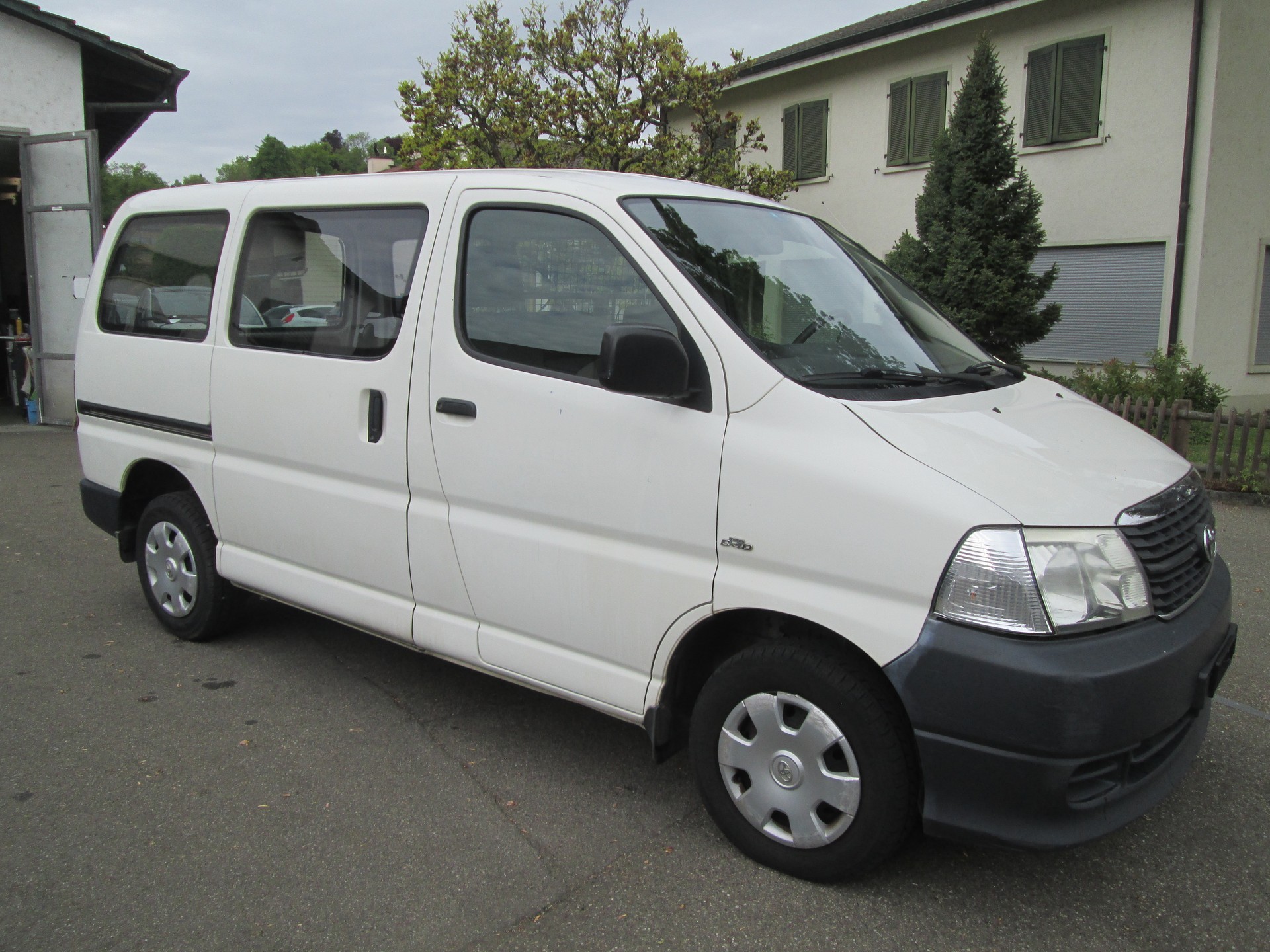 TOYOTA Hiace D-4D Van SWB-image-5