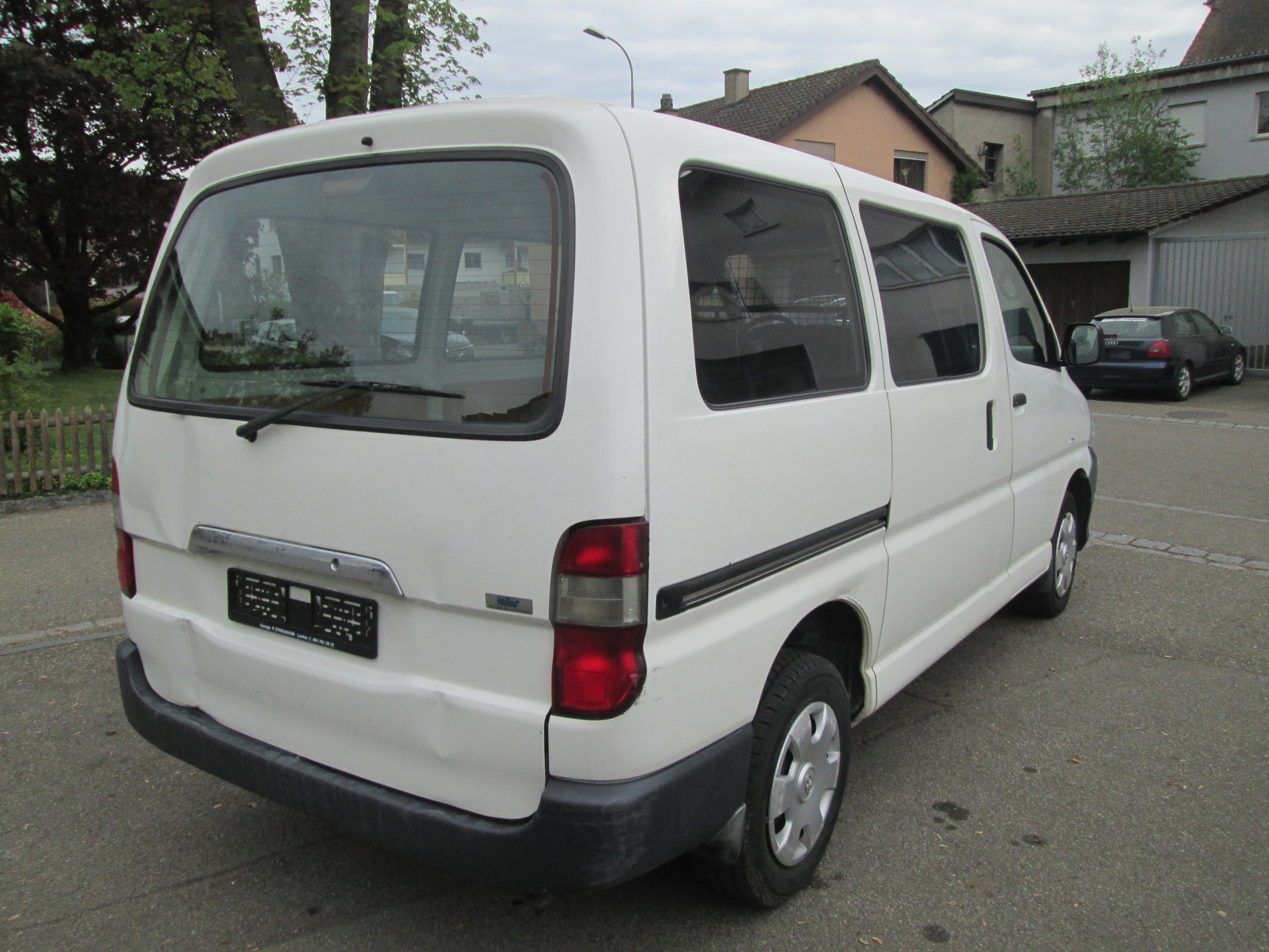 TOYOTA Hiace D-4D Van SWB-image-4