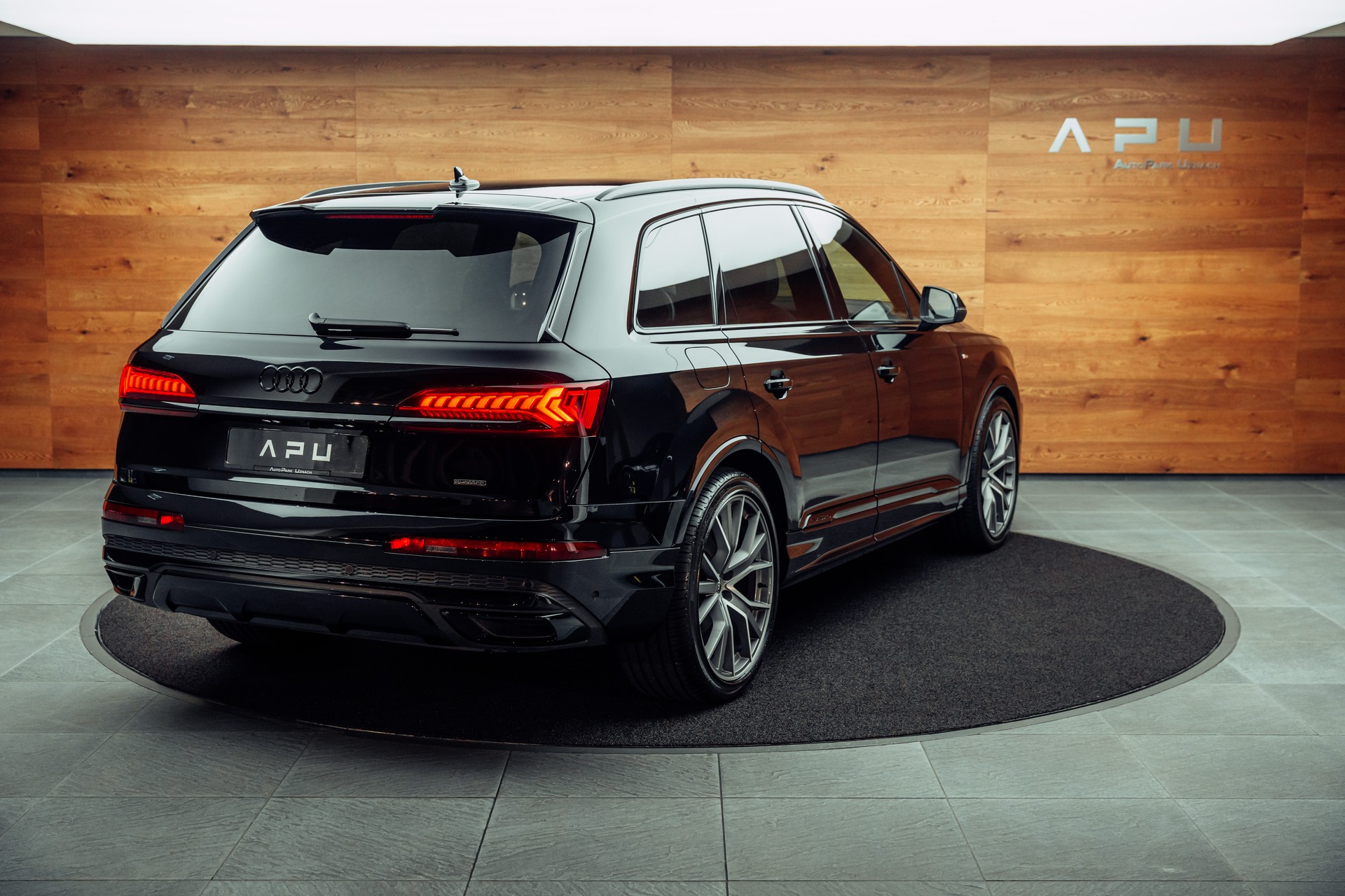AUDI Q7 50 TDI quattro S Line tiptronic-image-1