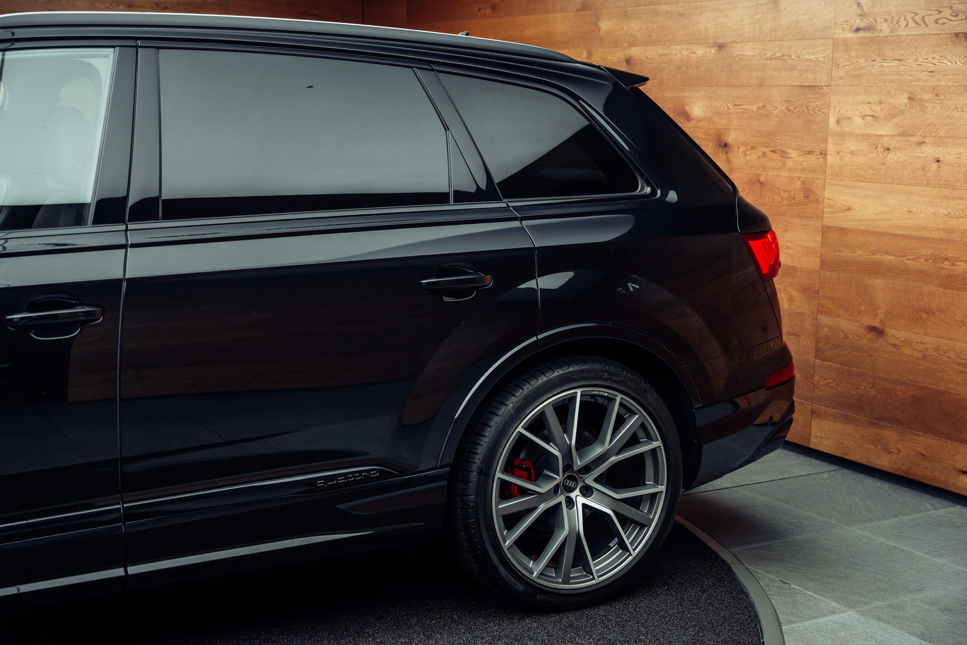 AUDI Q7 50 TDI quattro S Line tiptronic-image-18