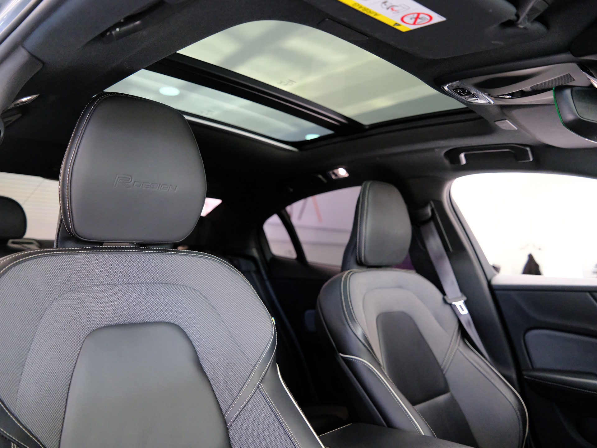 VOLVO S60 T5 R-Design Geartronic-image-15
