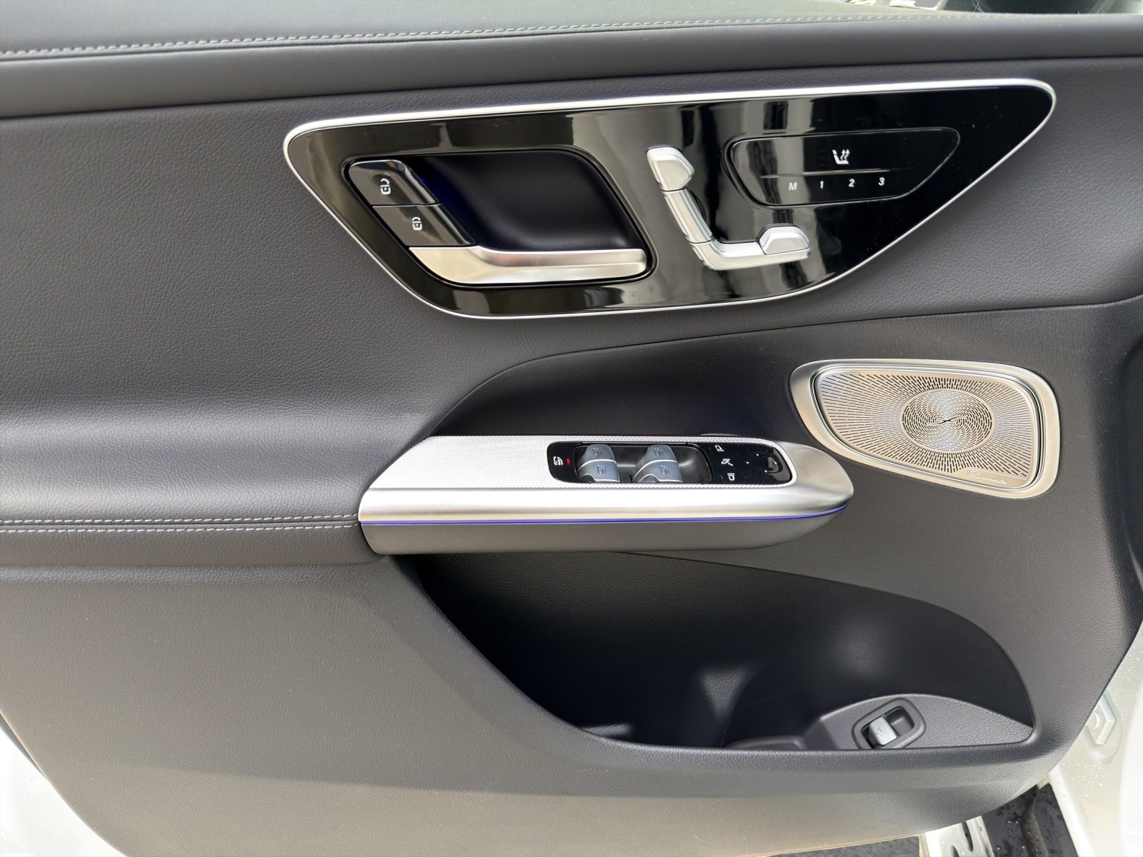 MERCEDES-BENZ GLC 300 4Matic 9G-Tronic-image-12
