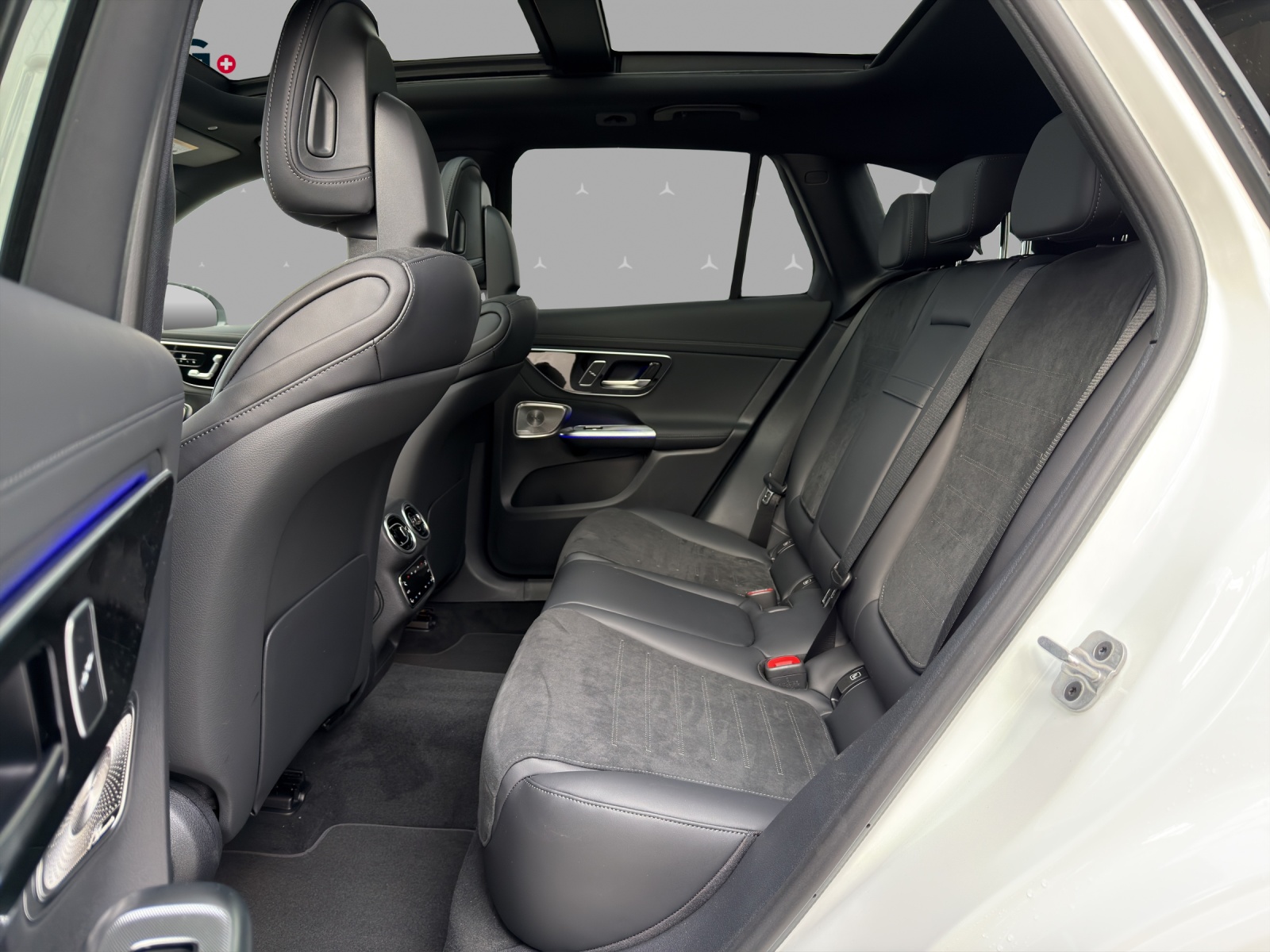 MERCEDES-BENZ GLC 300 4Matic 9G-Tronic-image-13