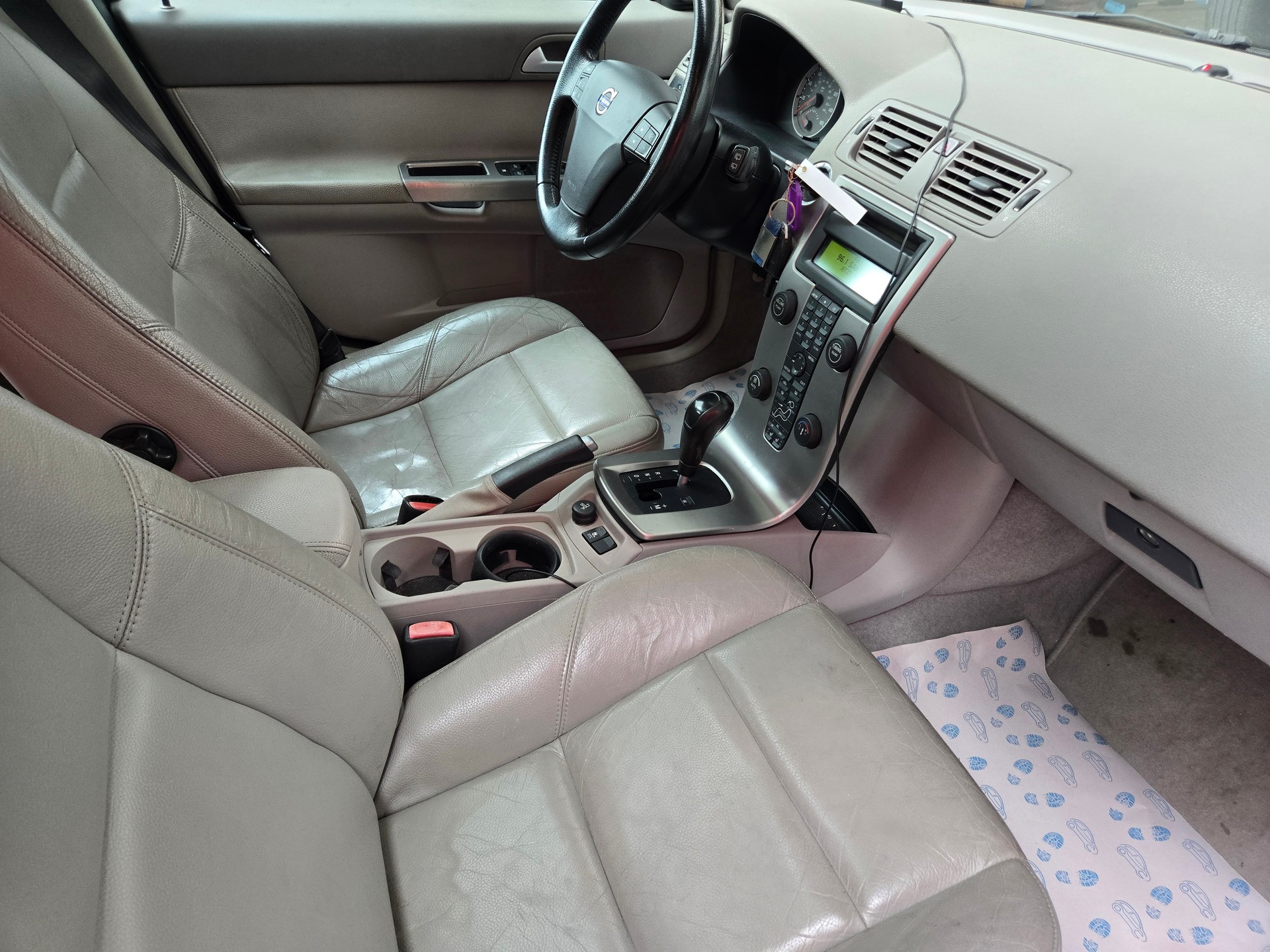 VOLVO V50 T5 Momentum-image-5