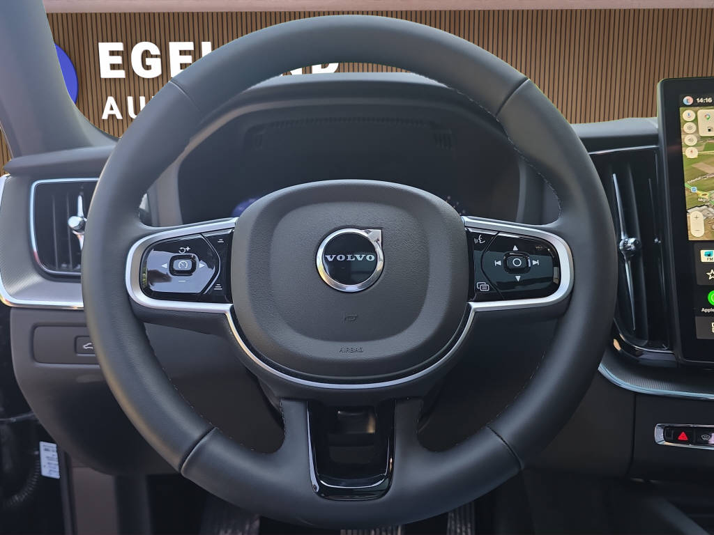 VOLVO XC60 2.0 B5 MH Plus Black Edition AWD-image-15