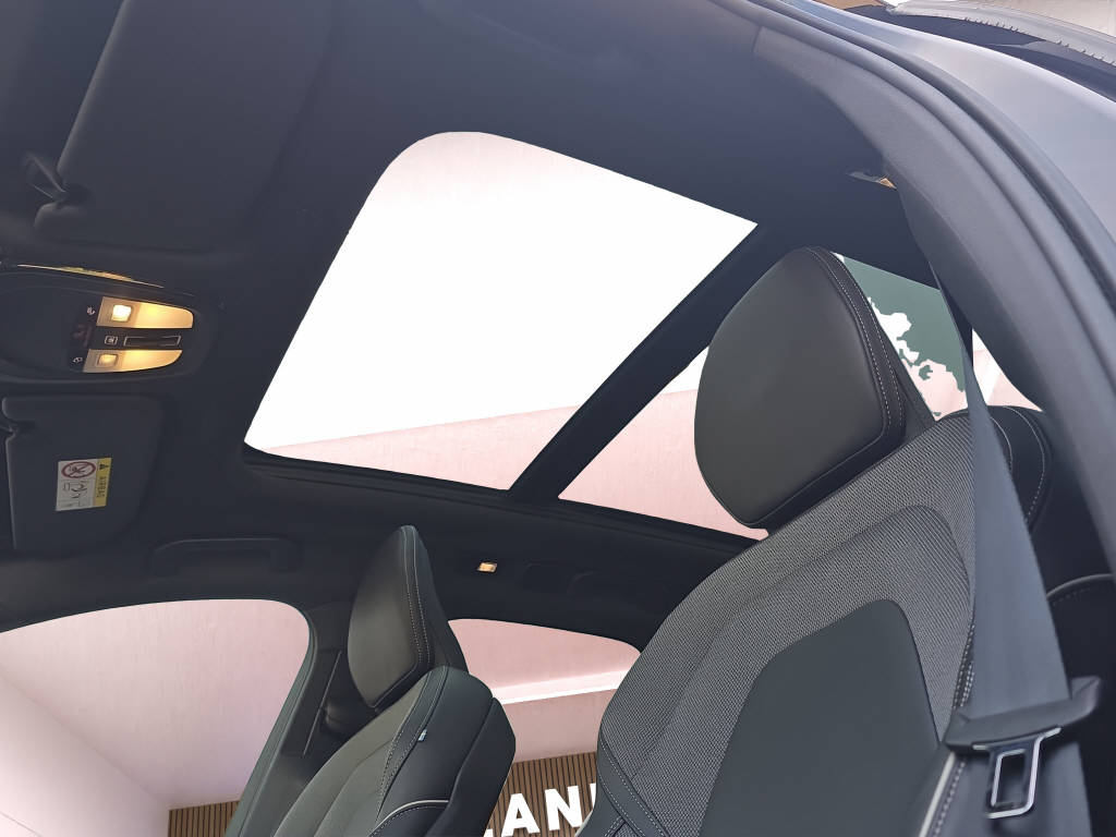 VOLVO XC60 2.0 B5 MH Plus Black Edition AWD-image-12