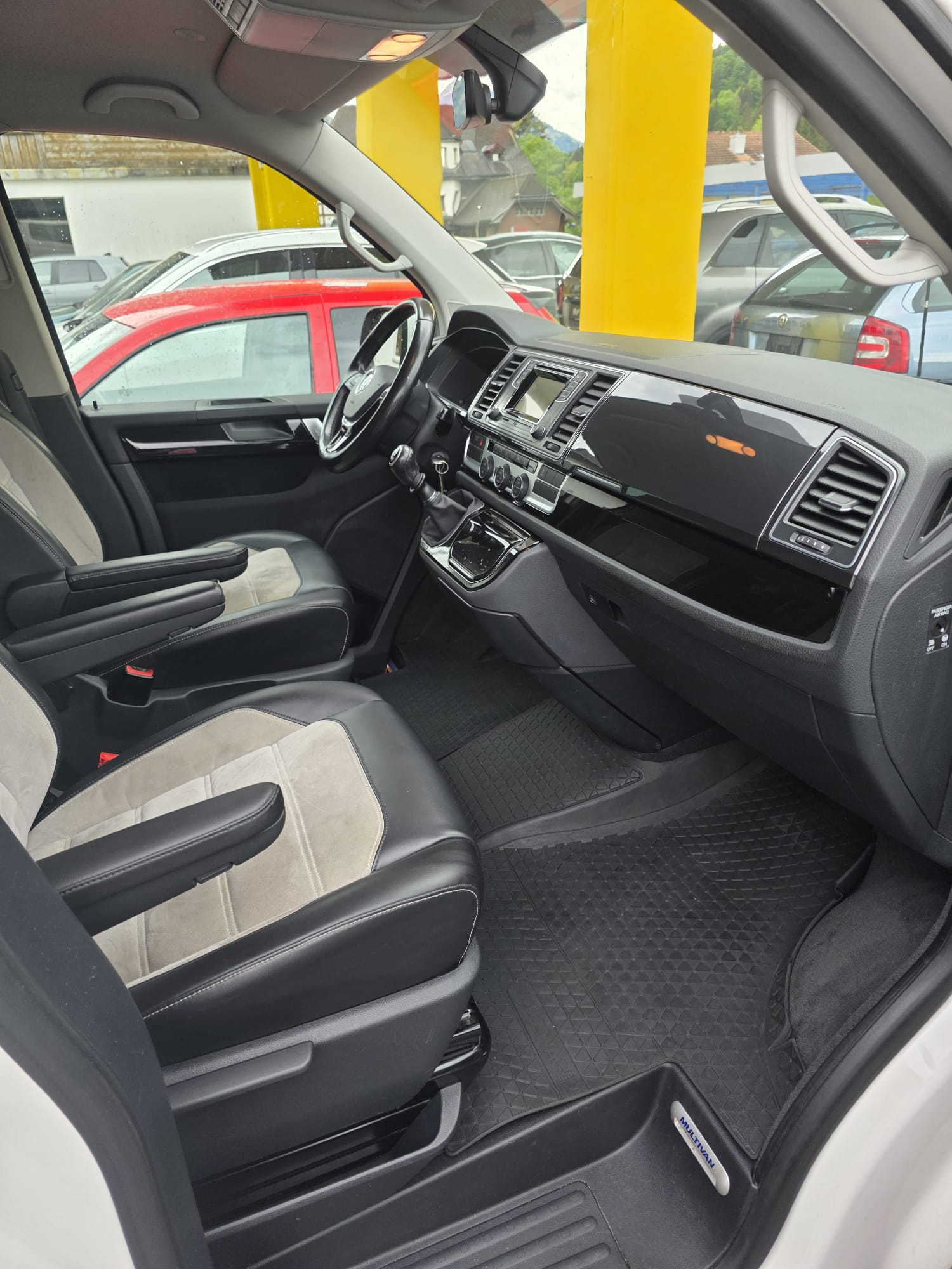 VW T6 Multivan 2.0 TSI Family 4Motion DSG-image-8