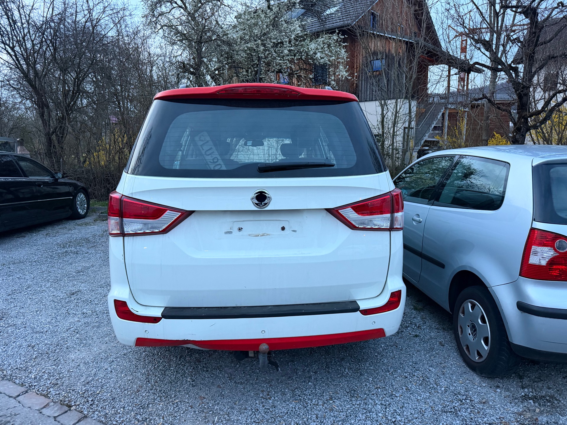 KGM-SsangYong Rodius SV200 e-XDi Quartz 4WD E-Tronic-image-4
