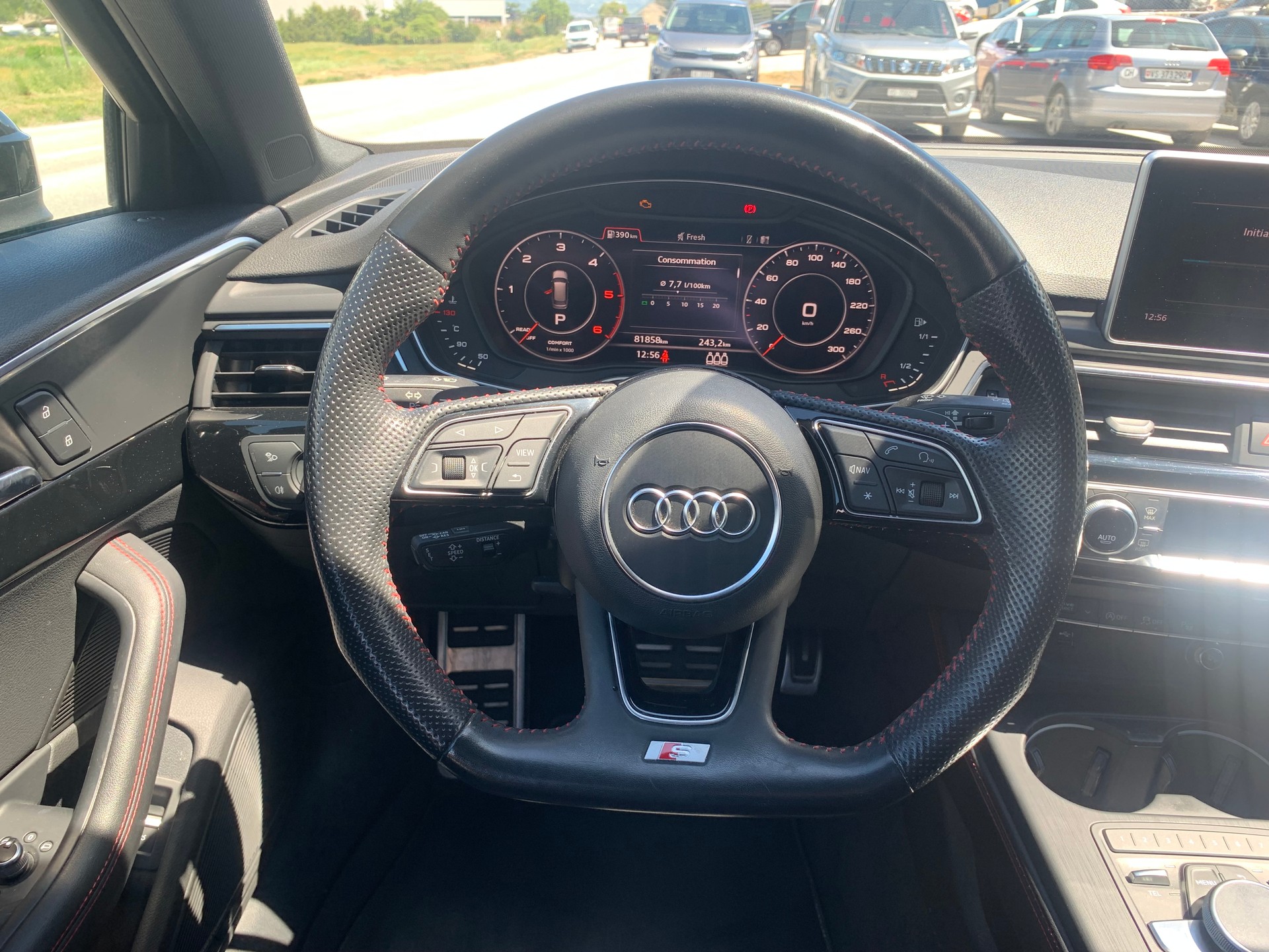 AUDI A4 Avant 40 TDI quattro S-tronic-image-17