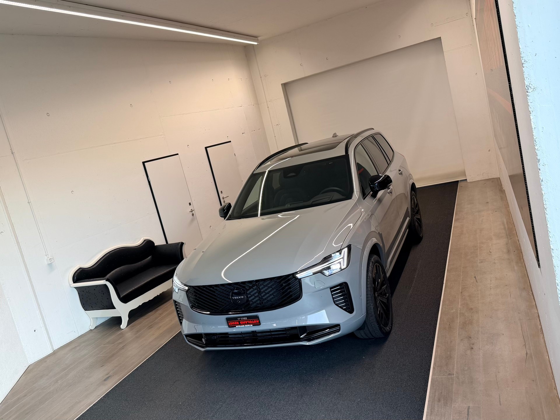 VOLVO XC90 T8 eAWD PluginHybrid Black Edition Geartronic-showroom-element-3