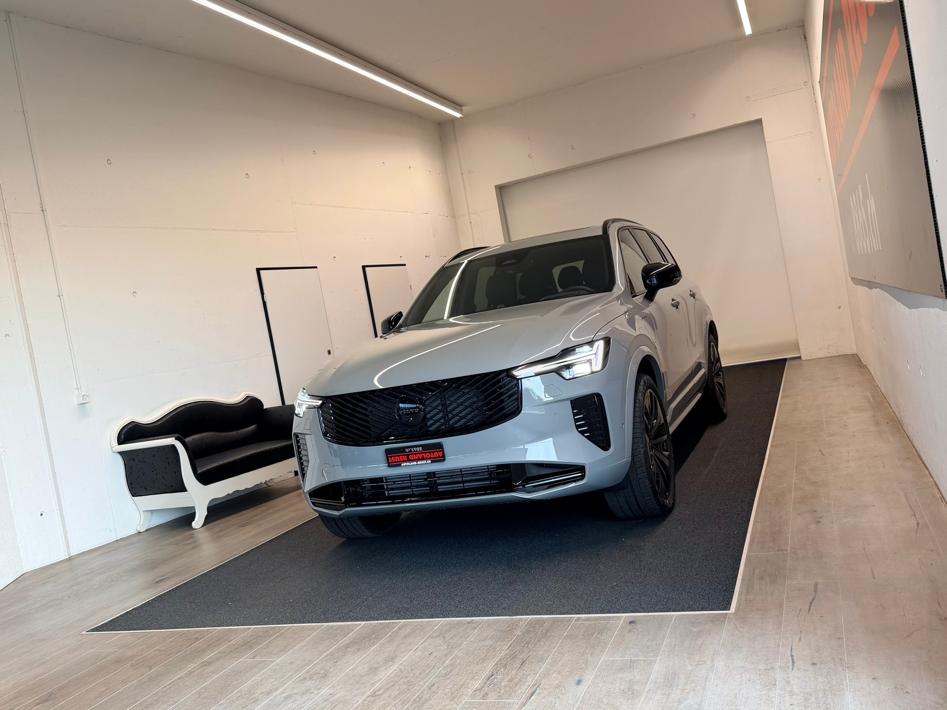 VOLVO XC90 T8 eAWD PluginHybrid Black Edition Geartronic-showroom-element-2
