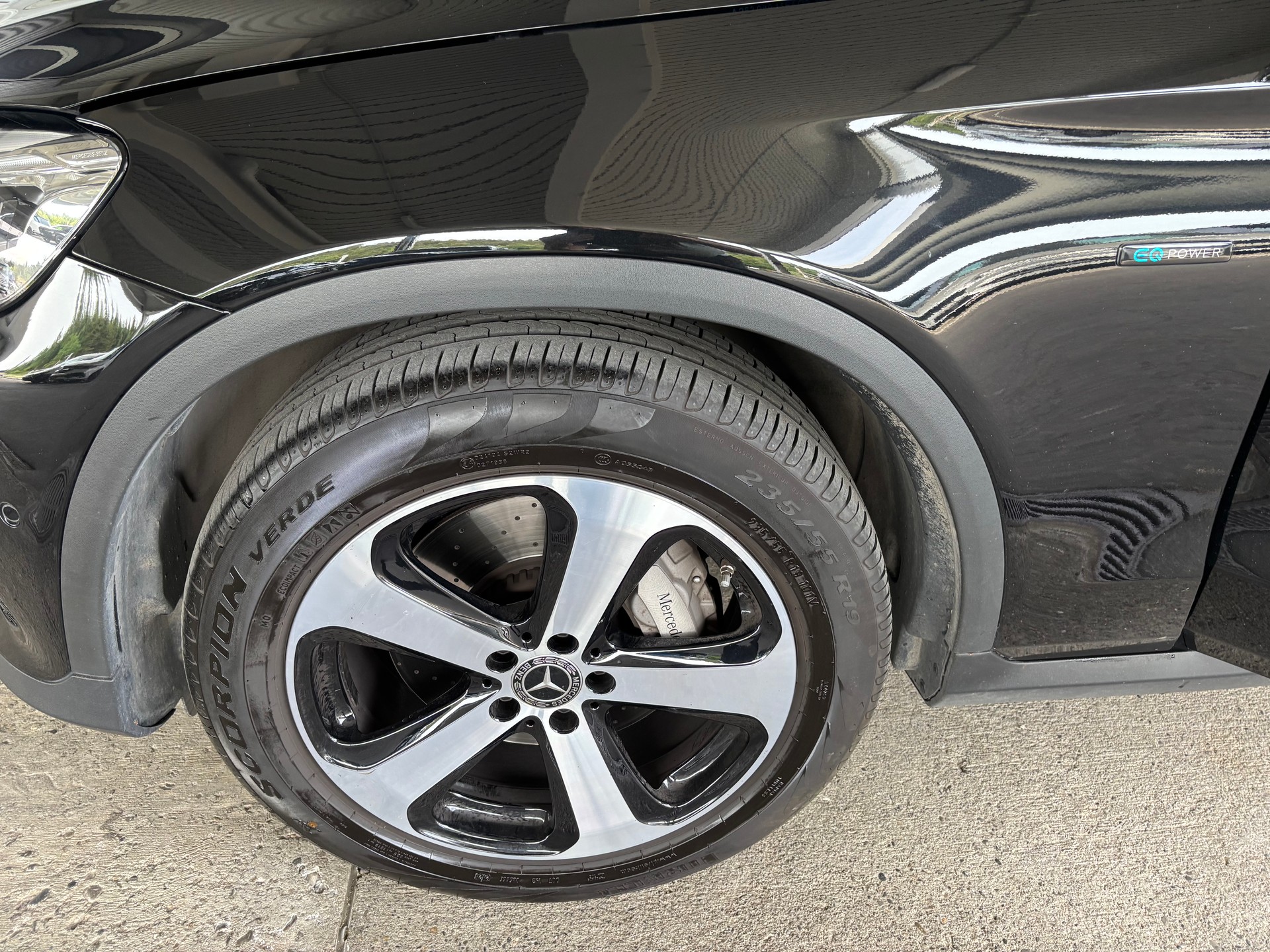 MERCEDES-BENZ GLC 350 e AMG Line 4Matic 7G-Tronic-image-13