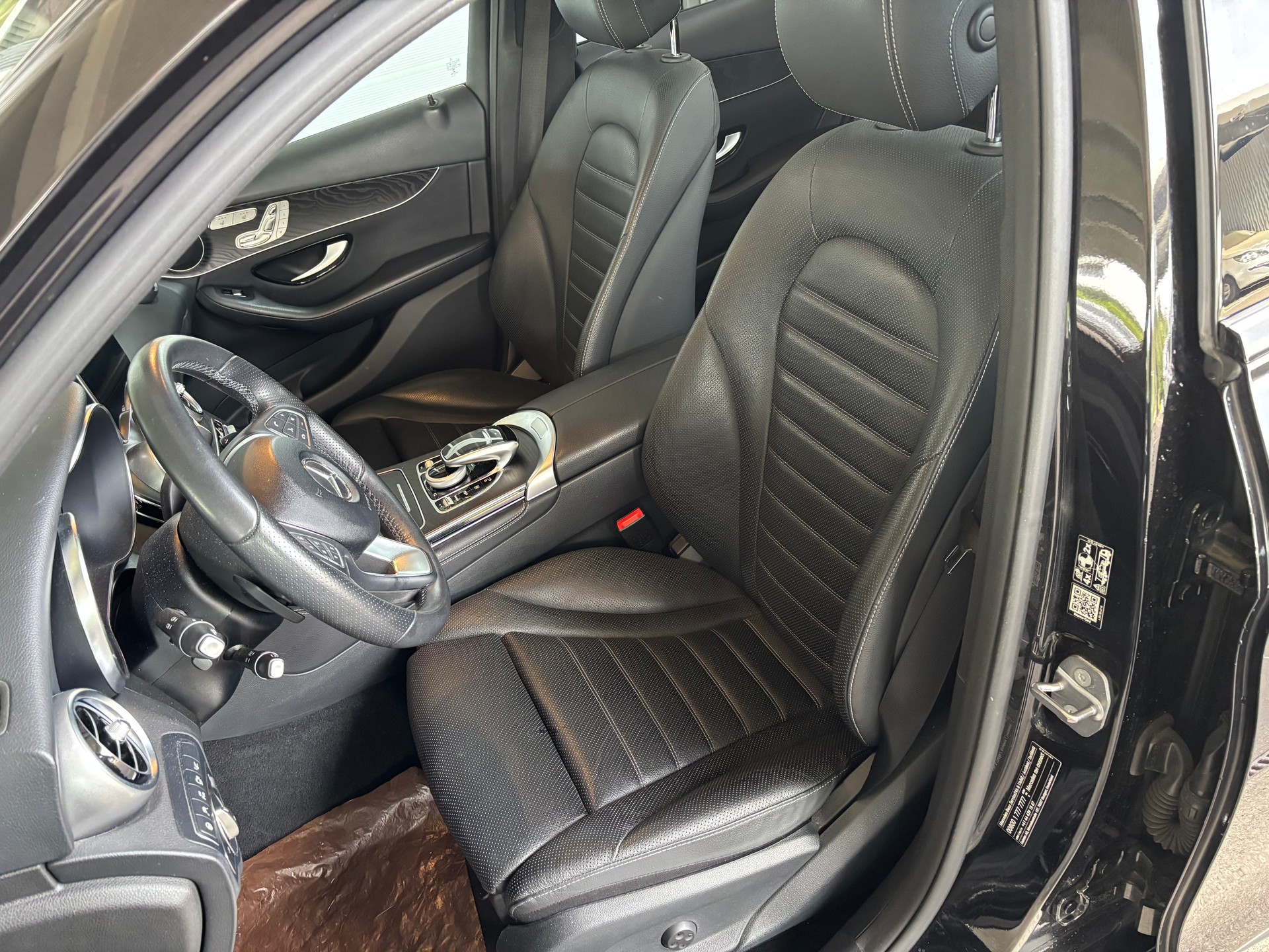 MERCEDES-BENZ GLC 350 e AMG Line 4Matic 7G-Tronic-image-6