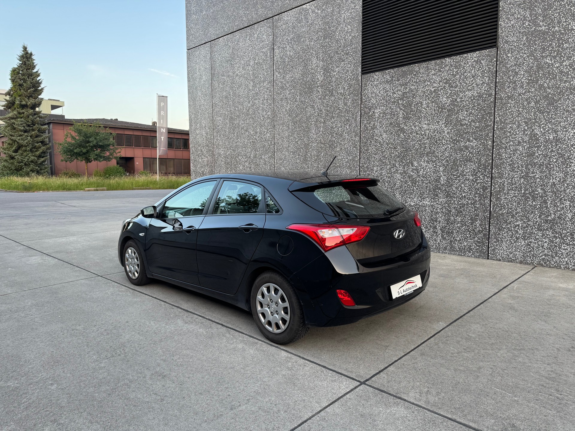 HYUNDAI i30 1.4 Comfort-image-6