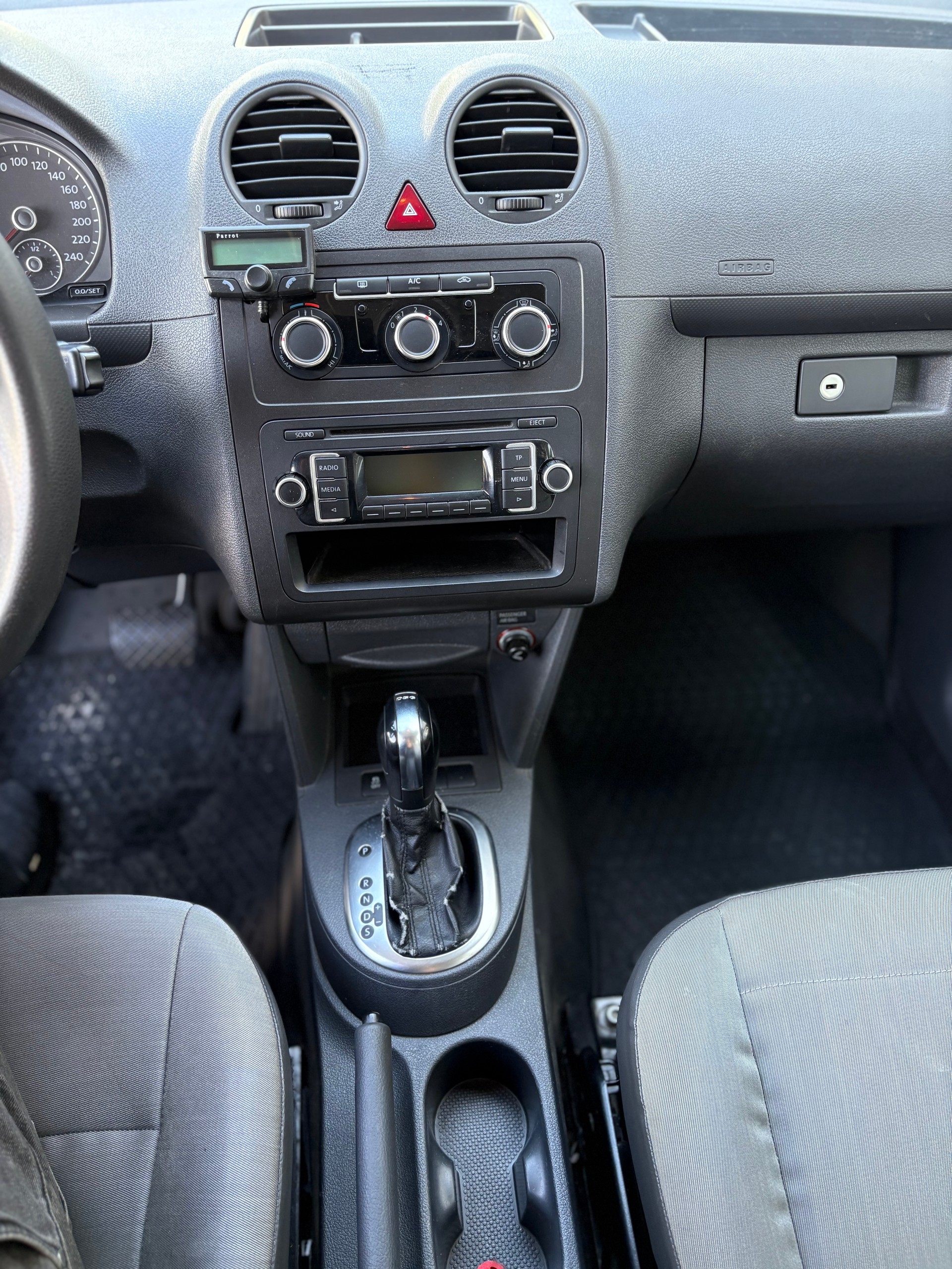 VW Caddy 2.0TDI 4Motion DSG-image-9