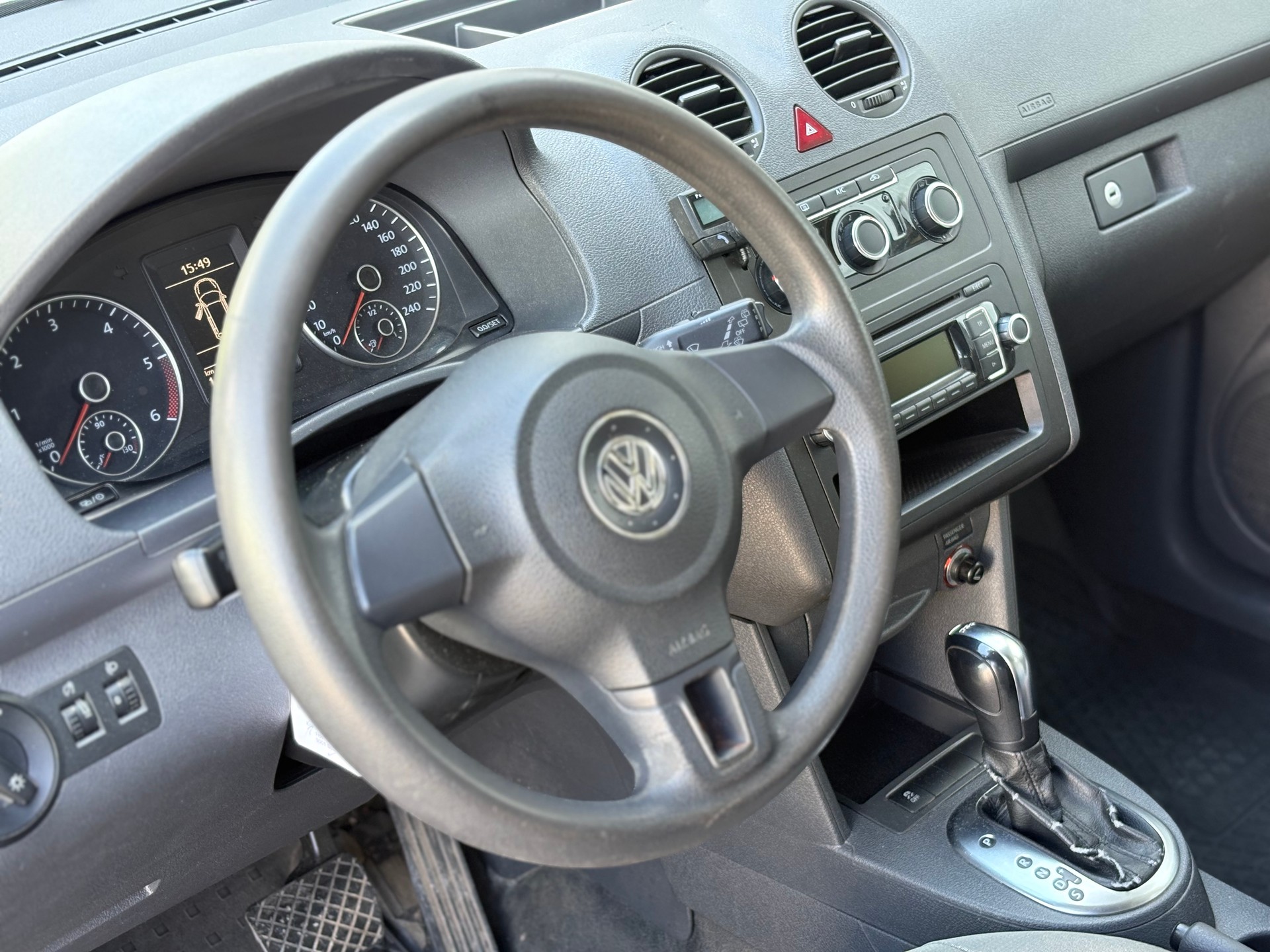 VW Caddy 2.0TDI 4Motion DSG-image-10