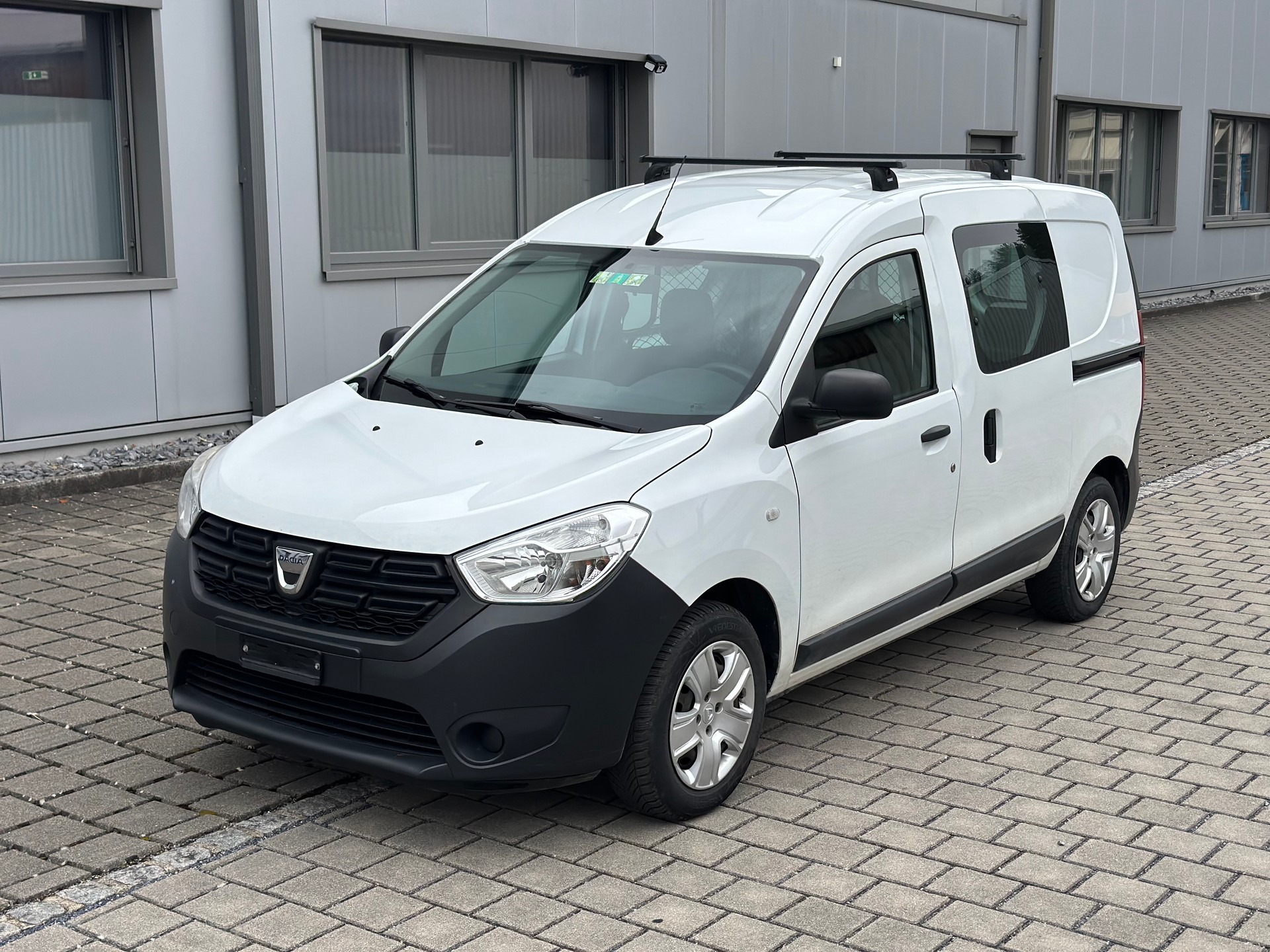 DACIA Dokker 1.2 T Ambiance-image-0